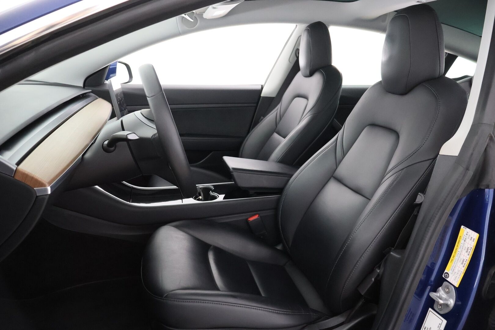 TESLA MODEL 3 2020 Standard Range Plus / Premium Audio / Nahkasisusta / Lasikatto / Peruutuskamera / Autopilot / Koukku - Vetokoukku / ACC / 2x renkaat - HULLUT AVAJAISHULINAT KORKOTARJOUS 3,29 %