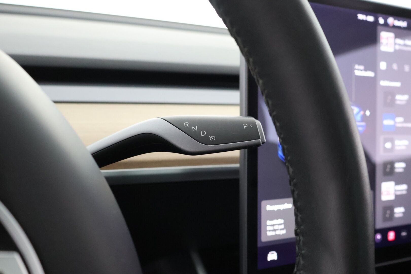 TESLA MODEL 3 2020 Standard Range Plus / Premium Audio / Nahkasisusta / Lasikatto / Peruutuskamera / Autopilot / Koukku - Vetokoukku / ACC / 2x renkaat - HULLUT AVAJAISHULINAT KORKOTARJOUS 3,29 %