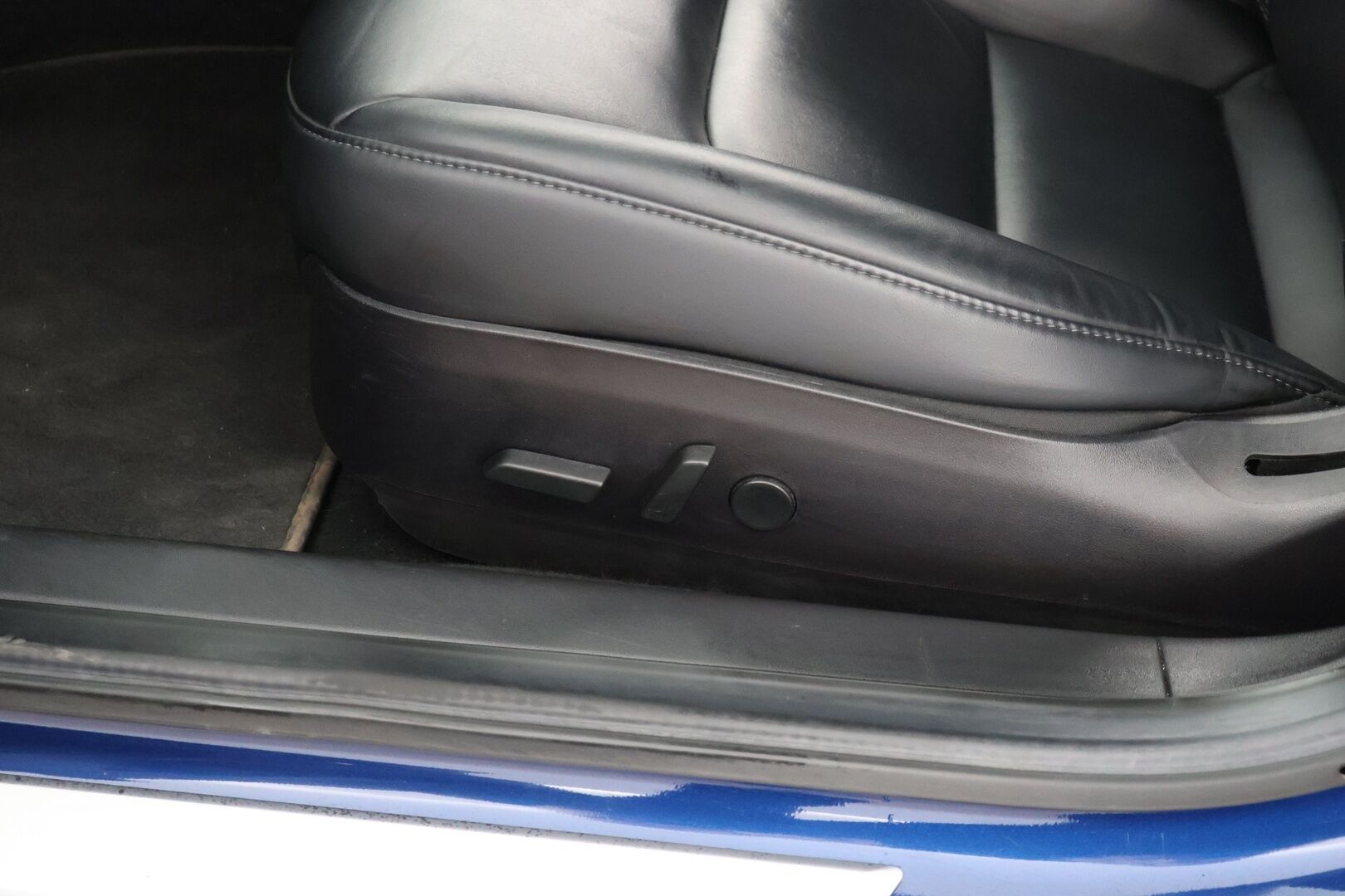 TESLA MODEL 3 2020 Standard Range Plus / Premium Audio / Nahkasisusta / Lasikatto / Peruutuskamera / Autopilot / Koukku - Vetokoukku / ACC / 2x renkaat - HULLUT AVAJAISHULINAT KORKOTARJOUS 3,29 %