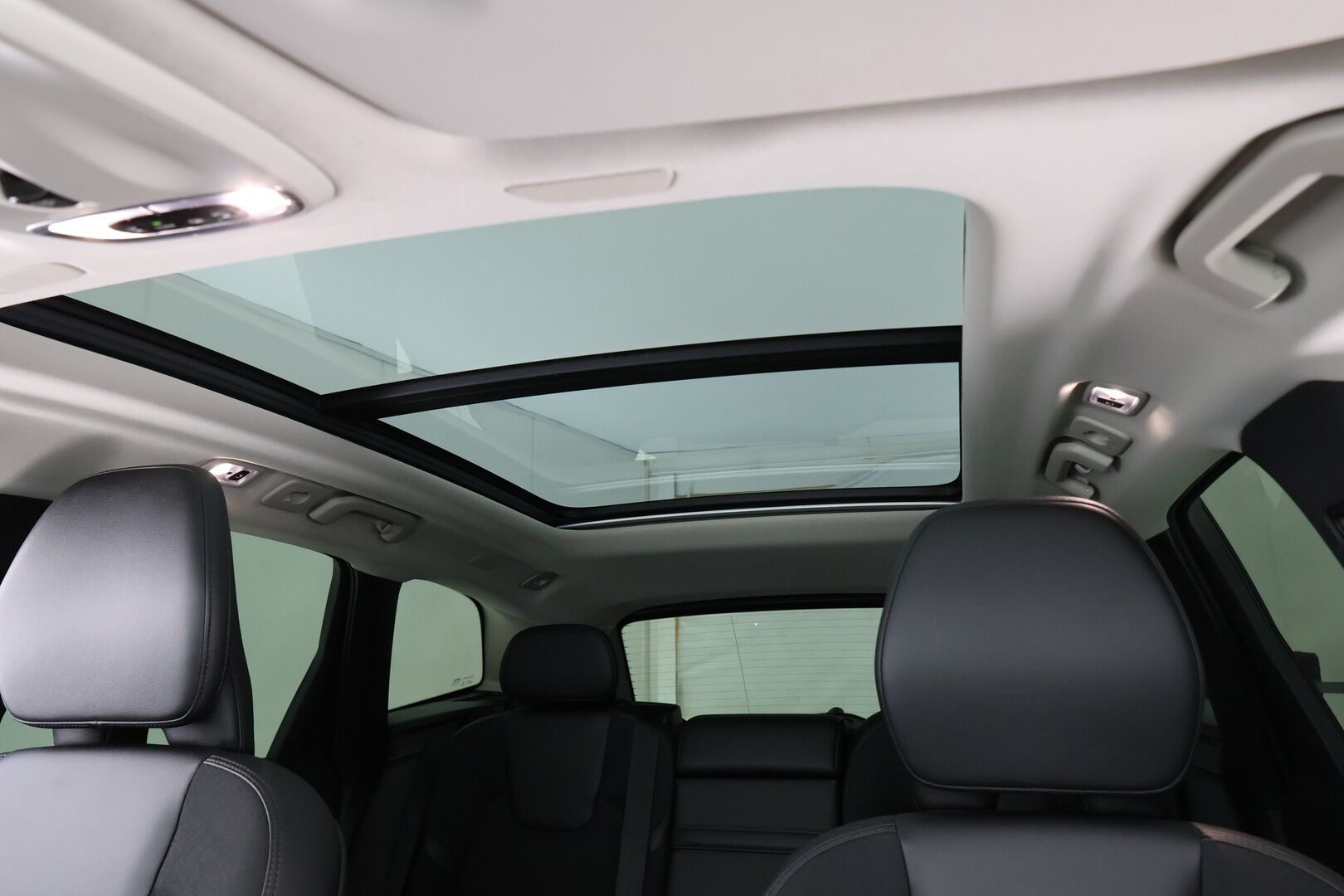 Volvo XC60 2020 T8 Recharge AWD Momentum aut. / Webasto / Panorama / Adapt.Vakkari / Vetokoukku / Peruutuskamera / Navi / Puolinahat / Nyt saatavilla!