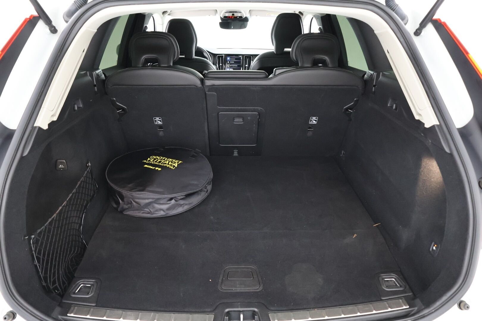 Volvo XC60 2020 T8 Recharge AWD Momentum aut. / Webasto / Panorama / Adapt.Vakkari / Vetokoukku / Peruutuskamera / Navi / Puolinahat / Nyt saatavilla!