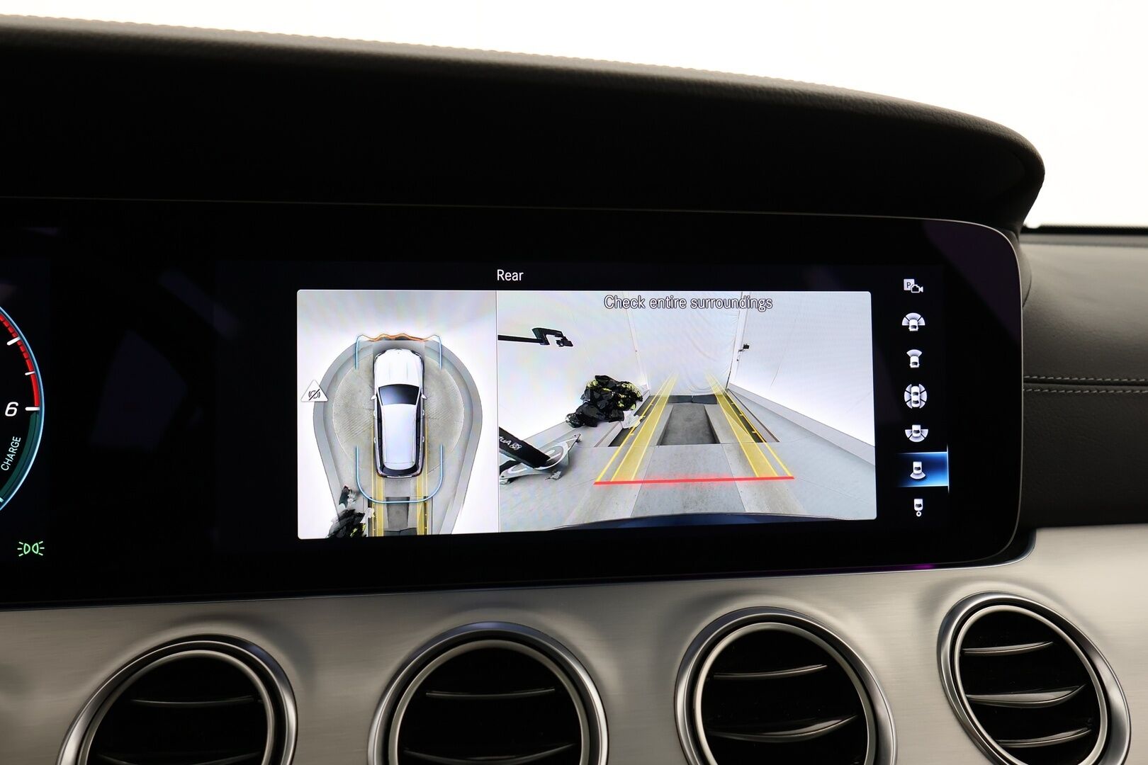 MERCEDES-BENZ E 2021 300 de 4MATIC EQ Power AMG / Hierovat Etuistuimet / Distronic+ / HUD / 360° Kamera / Panorama / Muistipaketti / Multibeam LED / Nahkasisusta / Koukku / Widescreen