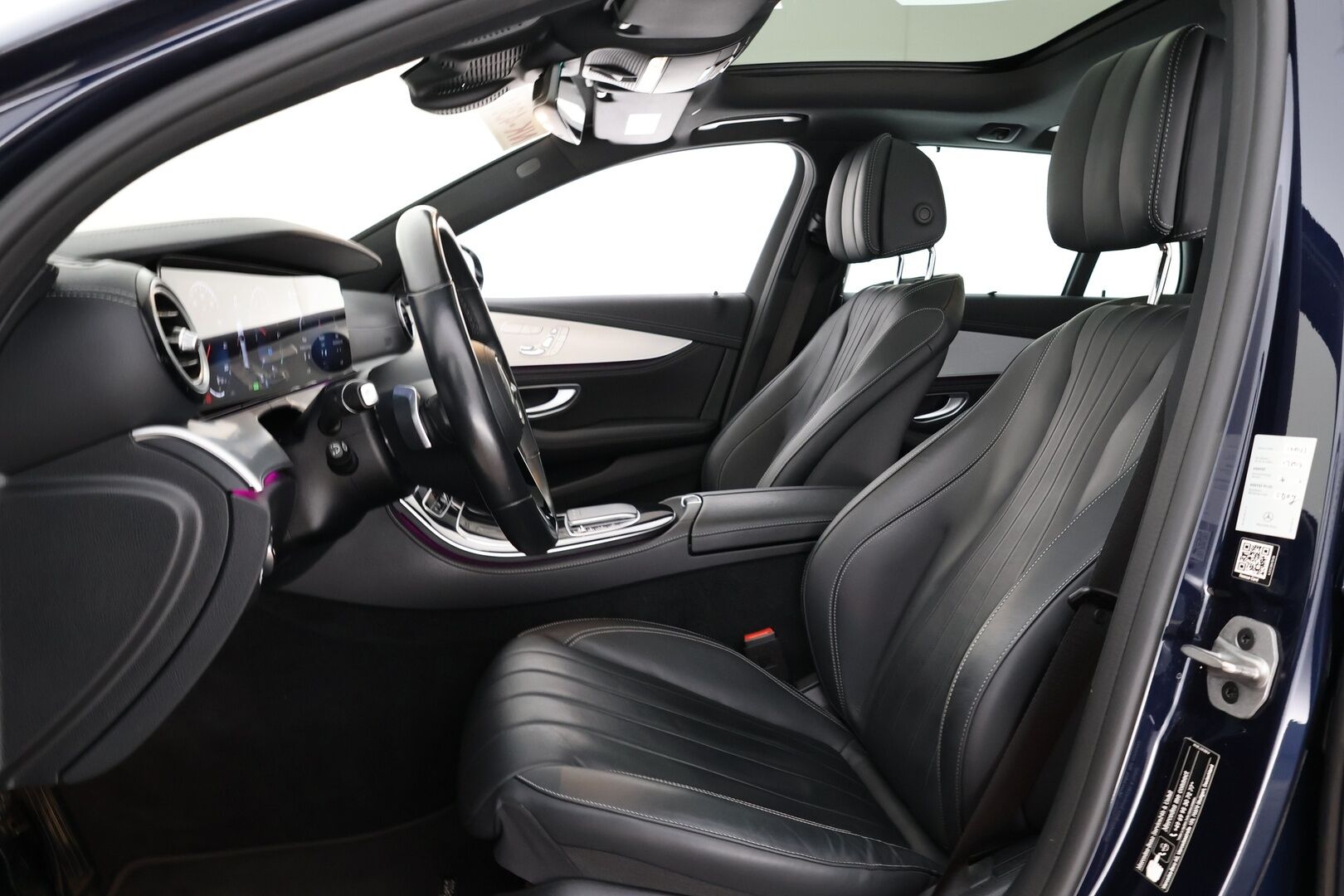 MERCEDES-BENZ E 2021 300 de 4MATIC EQ Power AMG / Hierovat Etuistuimet / Distronic+ / HUD / 360° Kamera / Panorama / Muistipaketti / Multibeam LED / Nahkasisusta / Koukku / Widescreen