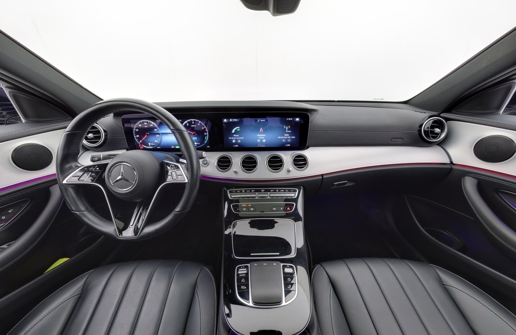 MERCEDES-BENZ E 2021 300 de 4MATIC EQ Power AMG / Hierovat Etuistuimet / Distronic+ / HUD / 360° Kamera / Panorama / Muistipaketti / Multibeam LED / Nahkasisusta / Koukku / Widescreen