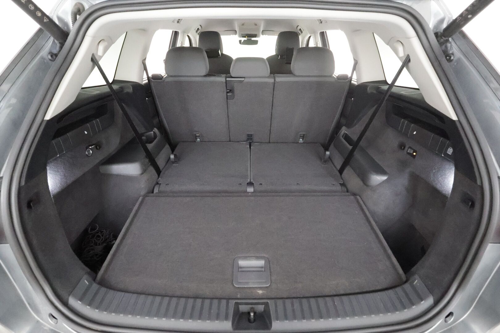 Skoda Kodiaq 2024 1.5 TSI eTEC Style DSG 7-P * Webasto / Koukku / ACC / Matrix / P.kamera / Sportpenkit Muistilla / Navi * - 1-om Suomi-auto / Kahdet renkaat aluvanteilla / Merkkihuollot