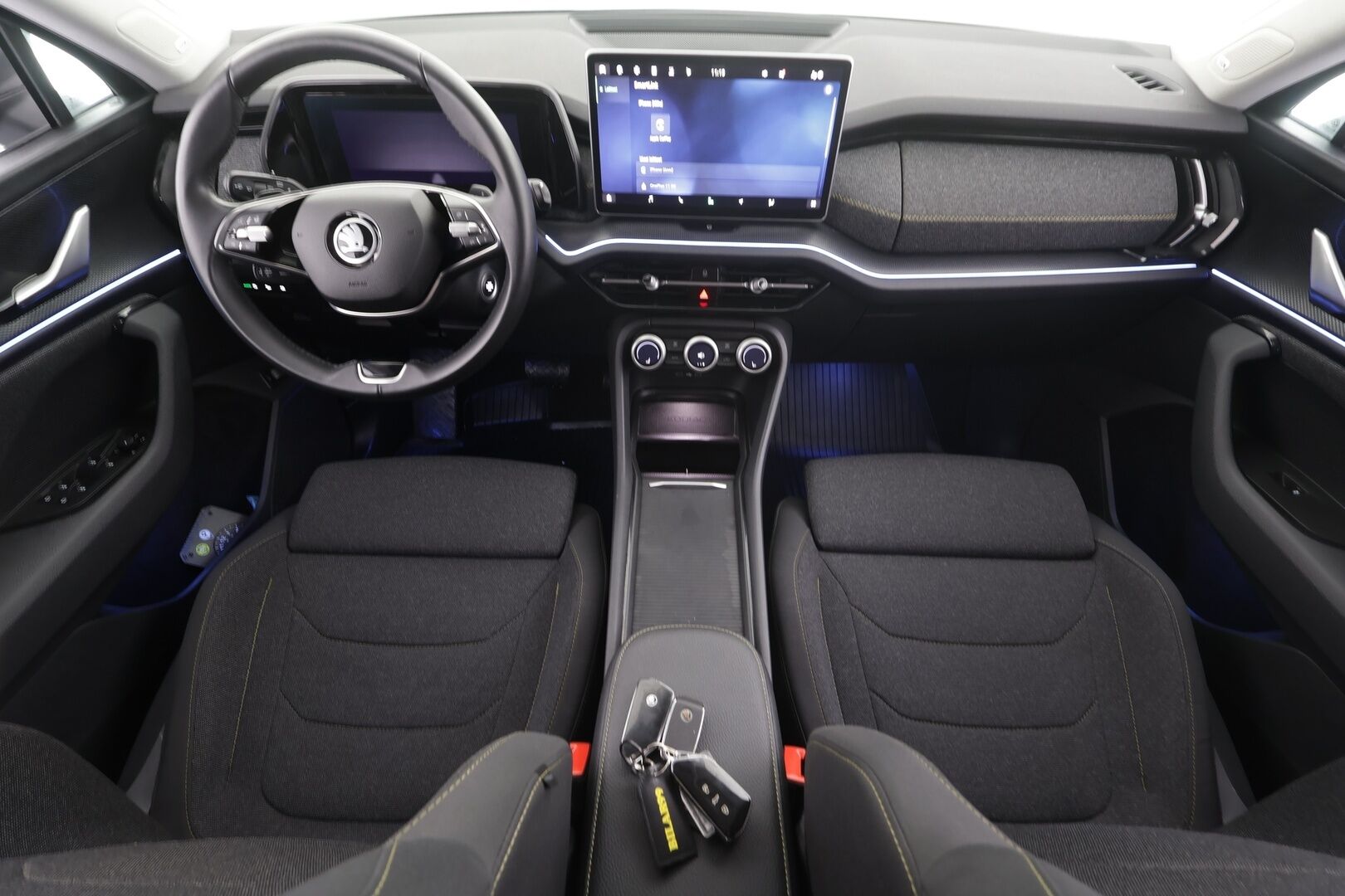 Skoda Kodiaq 2024 1.5 TSI eTEC Style DSG 7-P * Webasto / Koukku / ACC / Matrix / P.kamera / Sportpenkit Muistilla / Navi * - 1-om Suomi-auto / Kahdet renkaat aluvanteilla / Merkkihuollot