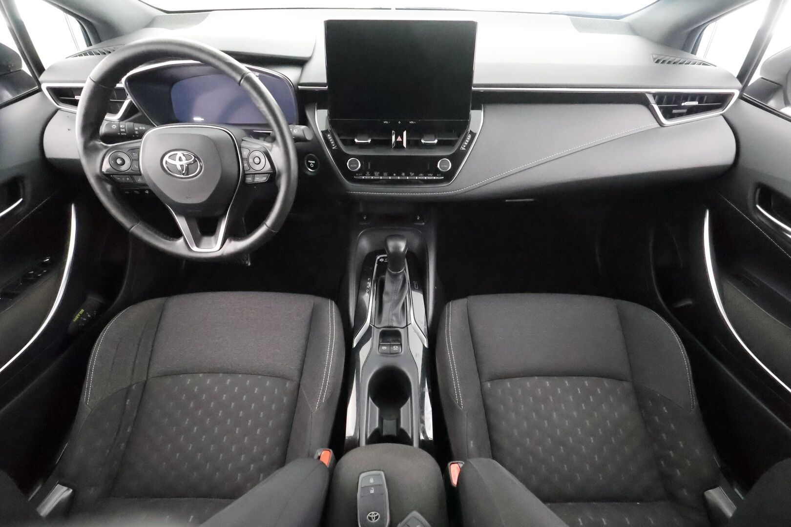 Toyota Corolla 2024 Touring Sports 1,8 Hybrid Active - | 1-om suomiauto | Merkkihuollot | ACC | P.kamera | LDA | PDA | Digimittaristo | Lämm. ratti | LED | Aut. pitkät | 2x renkaat aluin | ALV | 