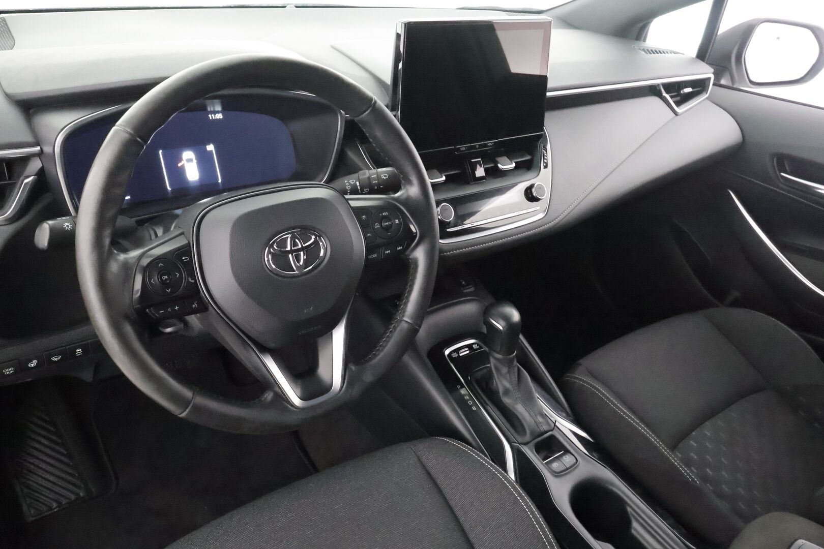 Toyota Corolla 2024 Touring Sports 1,8 Hybrid Active - | 1-om suomiauto | Merkkihuollot | ACC | P.kamera | LDA | PDA | Digimittaristo | Lämm. ratti | LED | Aut. pitkät | 2x renkaat aluin | ALV | 