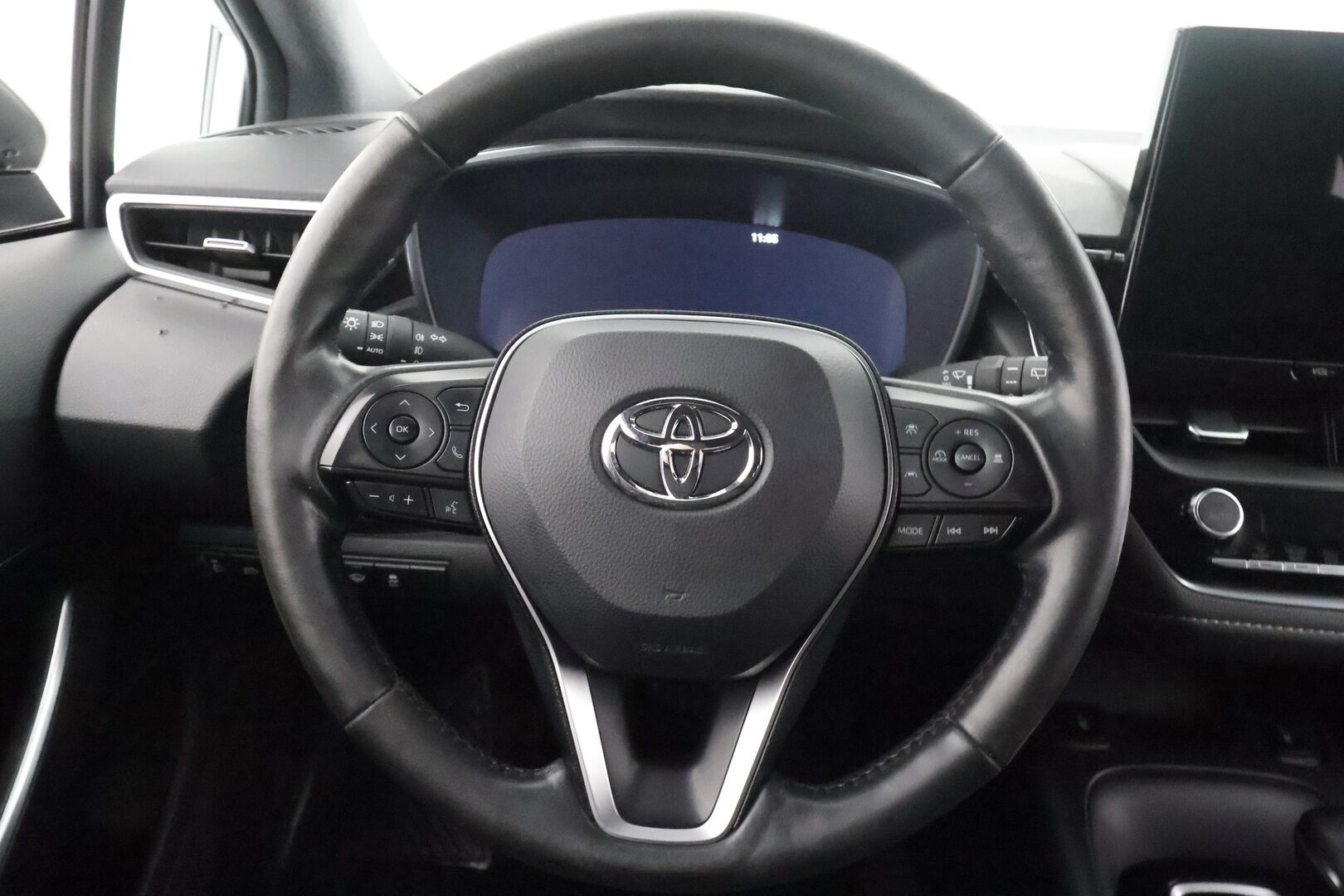 Toyota Corolla 2024 Touring Sports 1,8 Hybrid Active - | 1-om suomiauto | Merkkihuollot | ACC | P.kamera | LDA | PDA | Digimittaristo | Lämm. ratti | LED | Aut. pitkät | 2x renkaat aluin | ALV | 