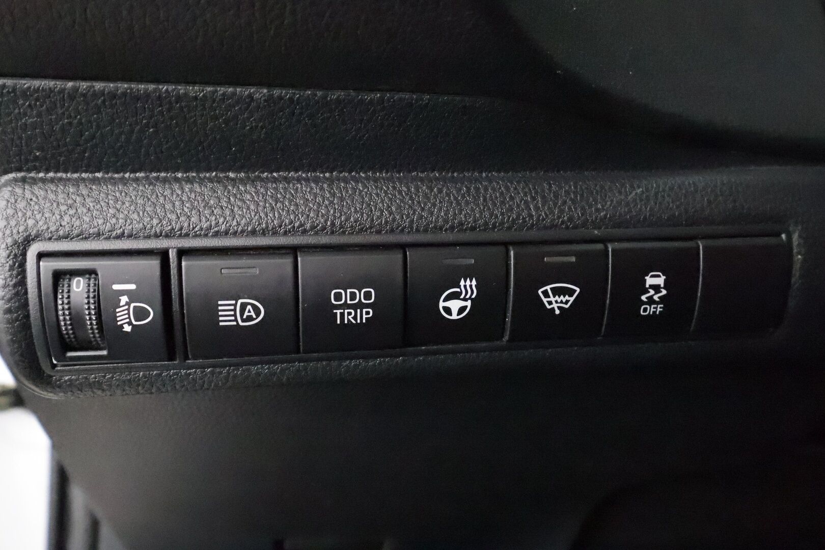 Toyota Corolla 2024 Touring Sports 1,8 Hybrid Active - | 1-om suomiauto | Merkkihuollot | ACC | P.kamera | LDA | PDA | Digimittaristo | Lämm. ratti | LED | Aut. pitkät | 2x renkaat aluin | ALV | 