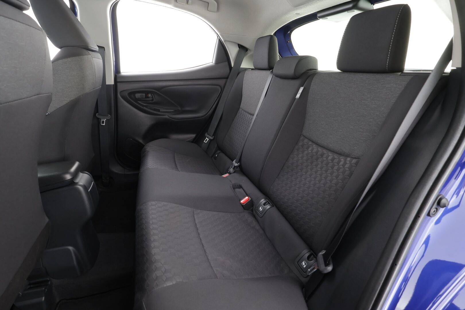 Toyota Yaris 2024 1,5 Hybrid Active Plus * ACC / P.kamera / Navi / Kaistavahti / Bluetooth / Apple&Android / Keyless * - 1-om Suomi-auto / Kahdet renkaat - HULLUT BLACKWEEK JATKOT - KORKOTARJOUS 2,49%