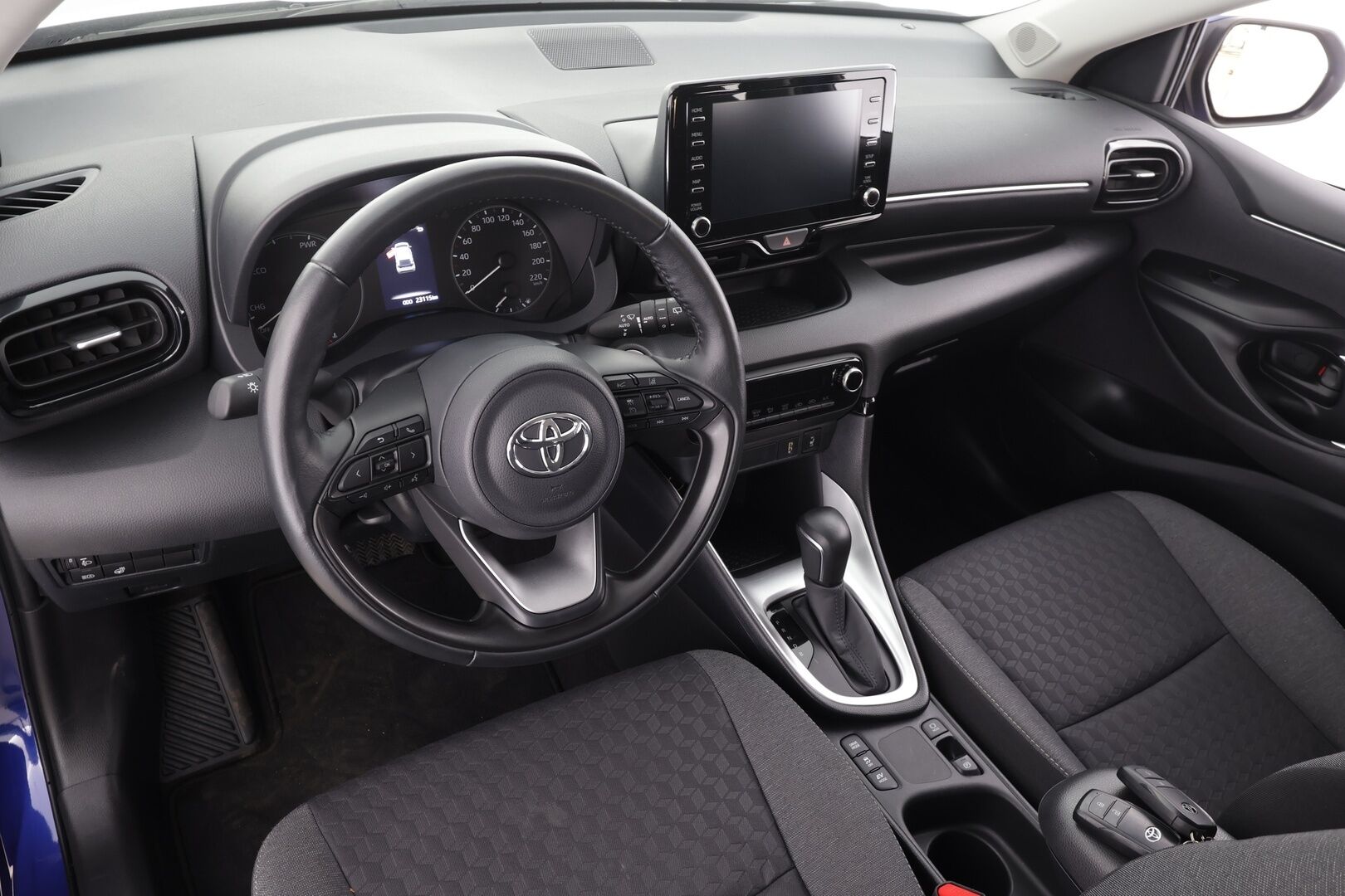 Toyota Yaris 2024 1,5 Hybrid Active Plus * ACC / P.kamera / Navi / Kaistavahti / Bluetooth / Apple&Android / Keyless * - 1-om Suomi-auto / Kahdet renkaat - HULLUT BLACKWEEK JATKOT - KORKOTARJOUS 2,49%