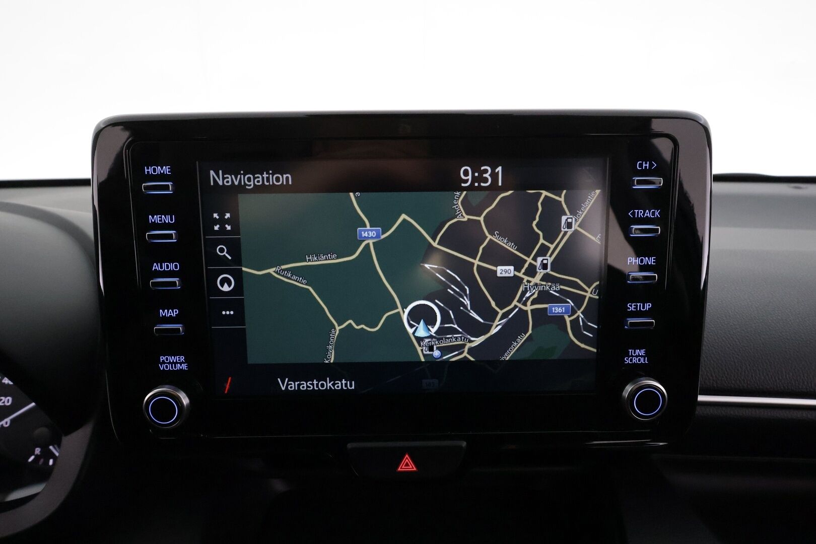 Toyota Yaris 2024 1,5 Hybrid Active Plus * 1.Om Suomi-auto / ACC / P.kamera / Navi / KeylessGo / Kaistavahti / Ratinlämmitin * - 2xRenkaat / Merkkihuollettu - HULLUT BLACKWEEK JATKOT - KORKOTARJOUS 2,49%