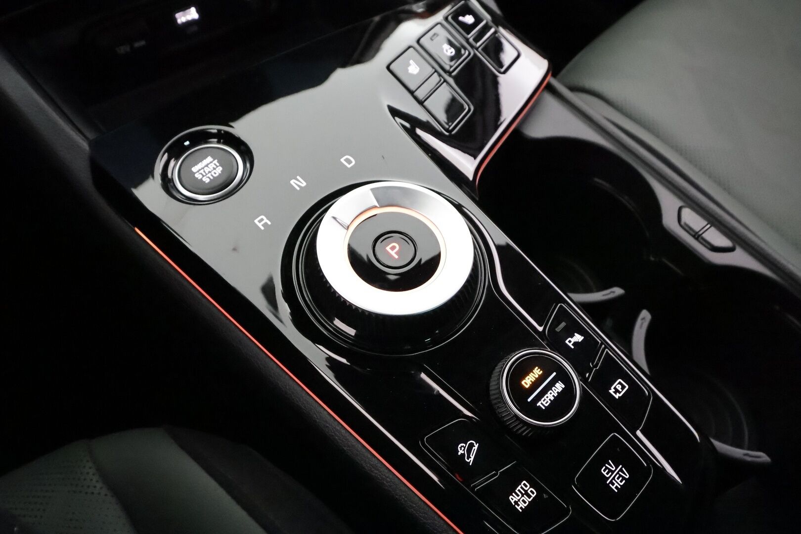 Kia Sportage 2024 1,6 T-GDI AWD Plug-in Hybrid Business Premium AT 265hv - | ACC | Sähköpenkit | Nahka-alcantara | P.kamera ja tutkat | Keyless | Lämm. ratti | HDA | Digimittaristo | 1-om suomiauto | Merkkihuollot | 