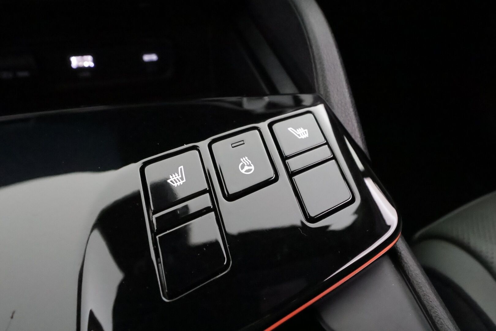 Kia Sportage 2024 1,6 T-GDI AWD Plug-in Hybrid Business Premium AT 265hv - | ACC | Sähköpenkit | Nahka-alcantara | P.kamera ja tutkat | Keyless | Lämm. ratti | HDA | Digimittaristo | 1-om suomiauto | Merkkihuollot | 