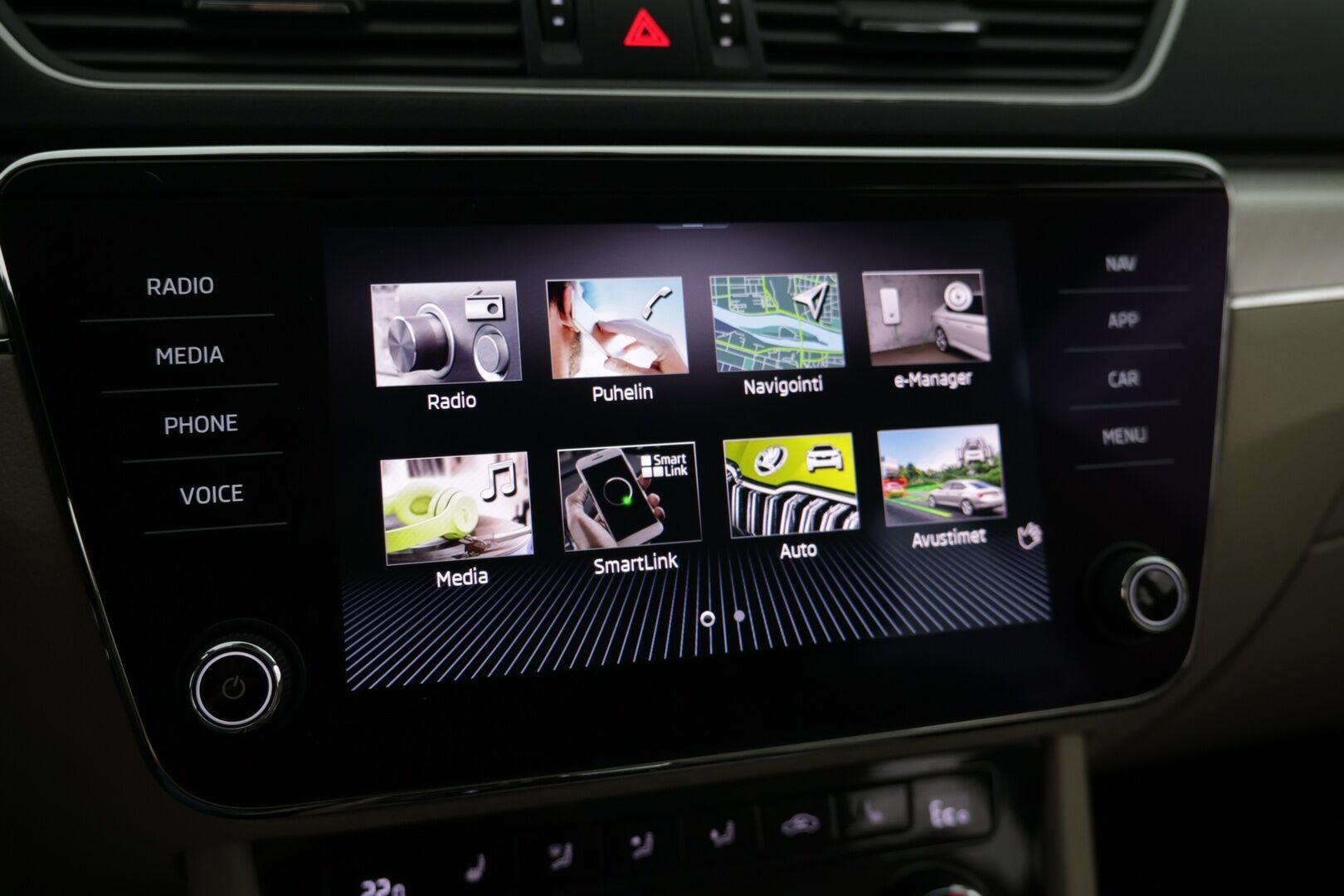 SKODA SUPERB 2020 1.4 TSI PHEV Combi Style iV  DSG Autom. / Panorama / Keyless / Vakkari / Navi / Smartlink / LED * - Huippuvarusteet / Siisti yksilö / Kattavasti huollettu!