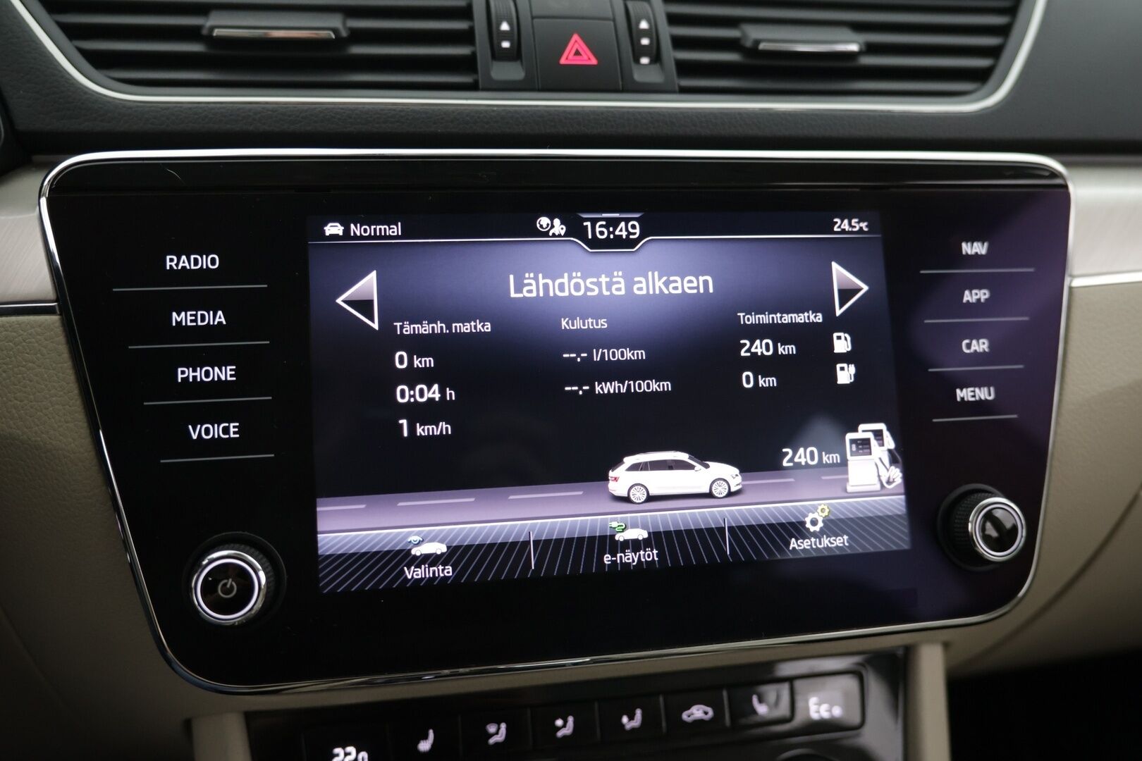 SKODA SUPERB 2020 1.4 TSI PHEV Combi Style iV  DSG Autom. / Panorama / Keyless / Vakkari / Navi / Smartlink / LED * - Huippuvarusteet / Siisti yksilö / Kattavasti huollettu!