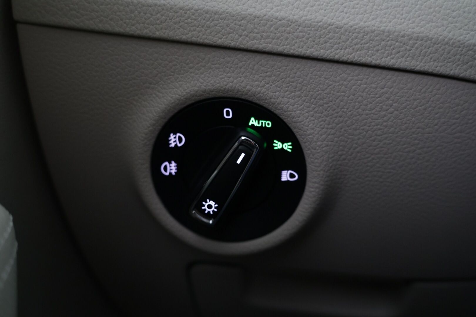 SKODA SUPERB 2020 1.4 TSI PHEV Combi Style iV  DSG Autom. / Panorama / Keyless / Vakkari / Navi / Smartlink / LED * - Huippuvarusteet / Siisti yksilö / Kattavasti huollettu!
