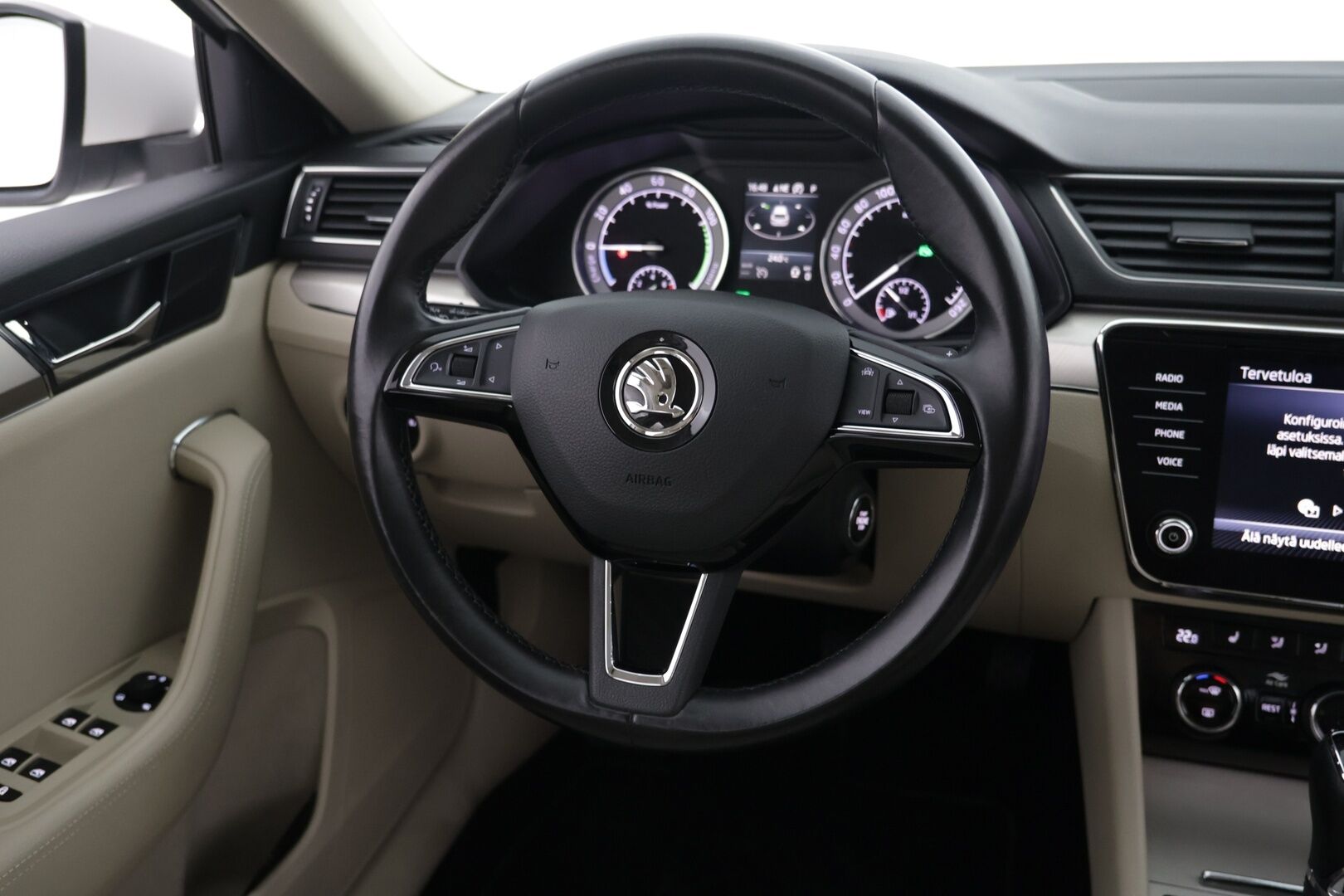SKODA SUPERB 2020 1.4 TSI PHEV Combi Style iV  DSG Autom. / Panorama / Keyless / Vakkari / Navi / Smartlink / LED * - Huippuvarusteet / Siisti yksilö / Kattavasti huollettu!