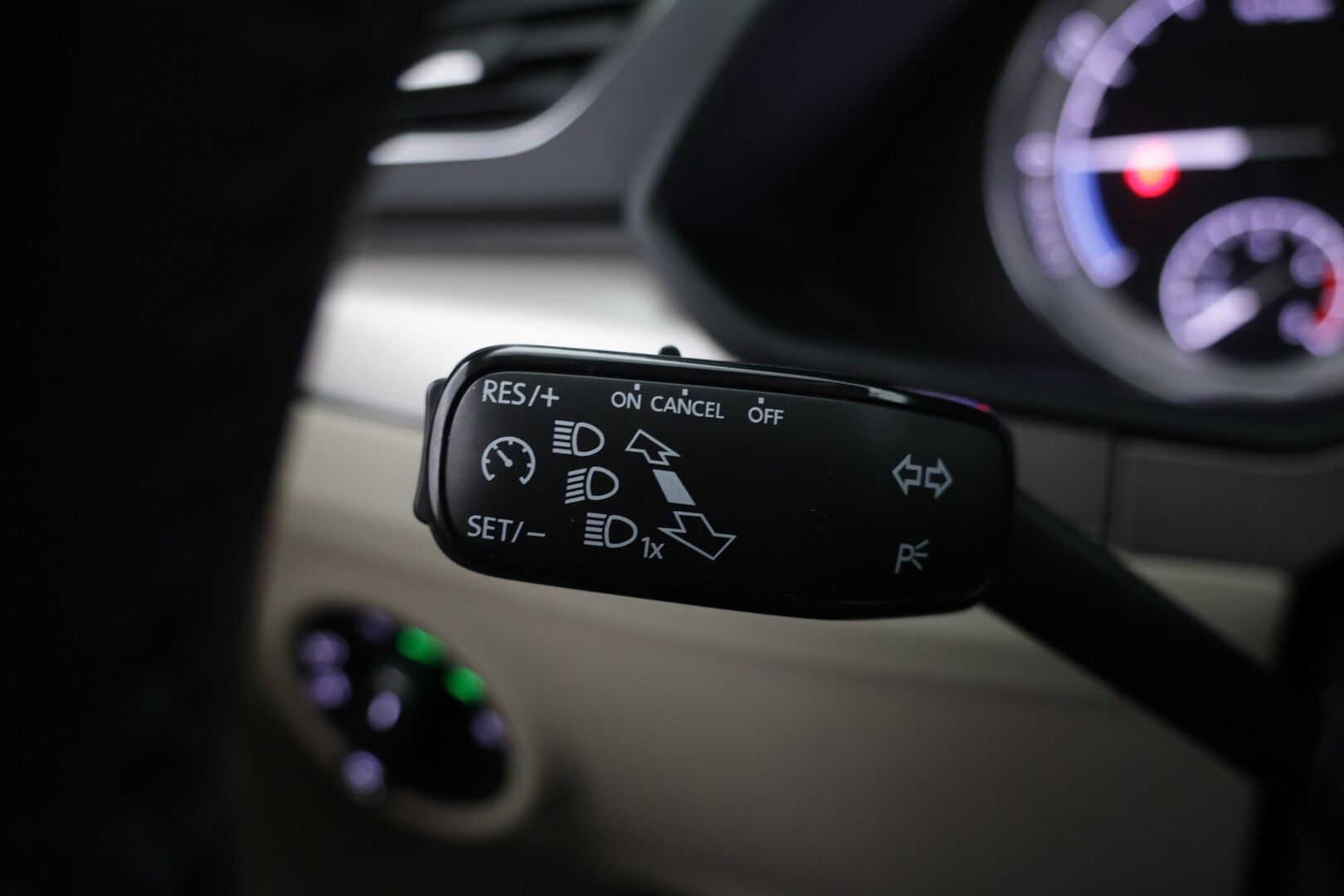 SKODA SUPERB 2020 1.4 TSI PHEV Combi Style iV  DSG Autom. / Panorama / Keyless / Vakkari / Navi / Smartlink / LED * - Huippuvarusteet / Siisti yksilö / Kattavasti huollettu!