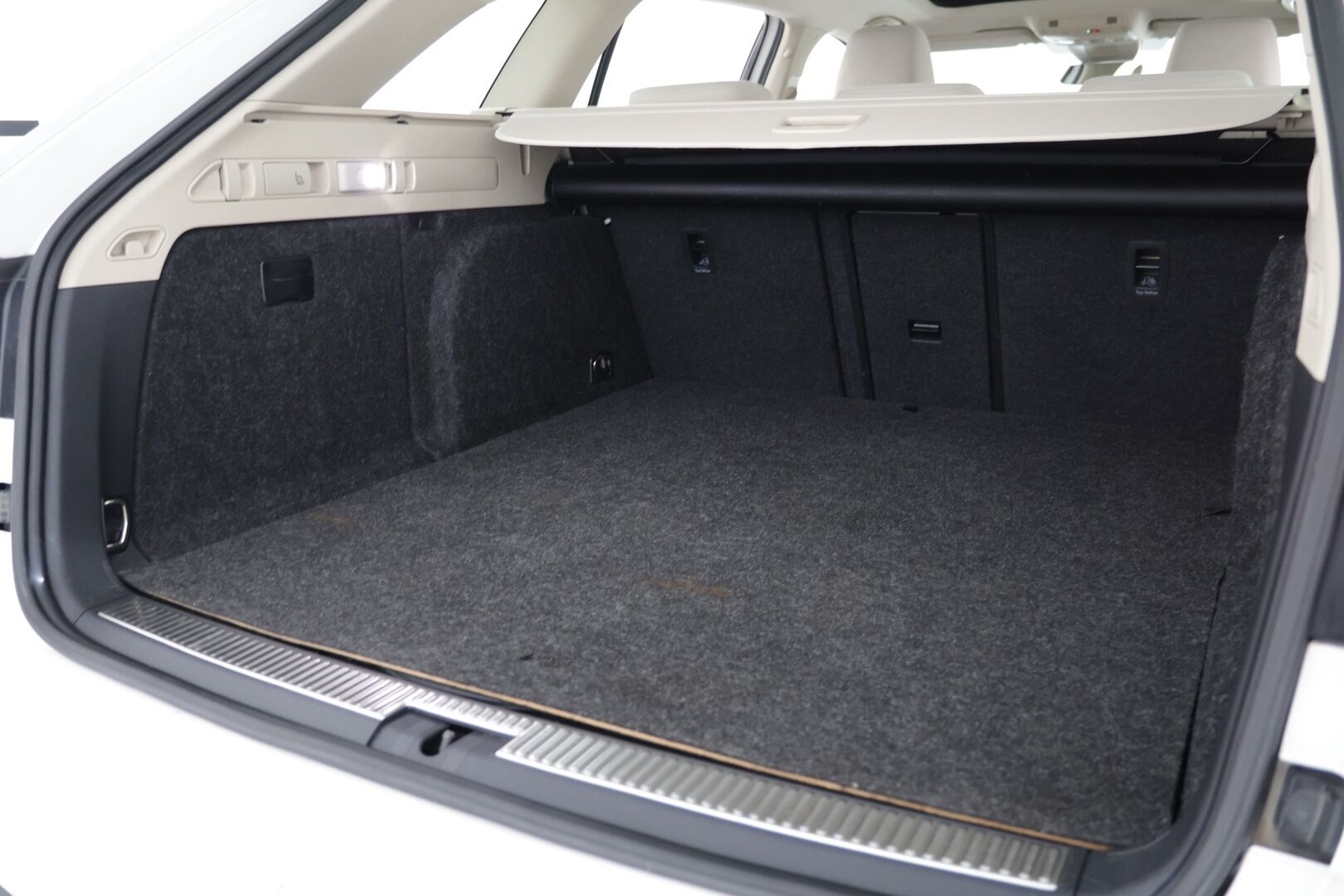SKODA SUPERB 2020 1.4 TSI PHEV Combi Style iV  DSG Autom. / Panorama / Keyless / Vakkari / Navi / Smartlink / LED * - Huippuvarusteet / Siisti yksilö / Kattavasti huollettu!