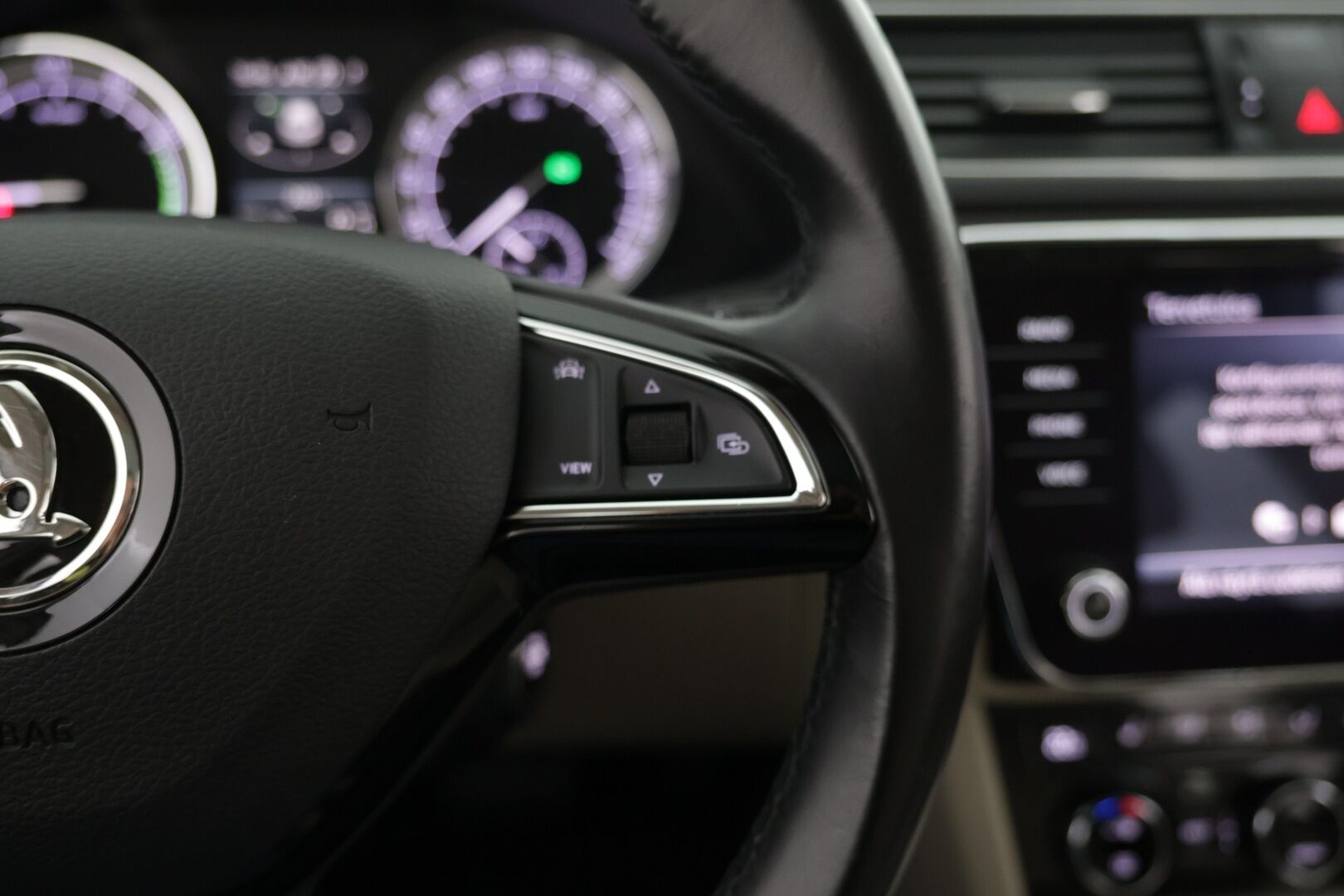 SKODA SUPERB 2020 1.4 TSI PHEV Combi Style iV  DSG Autom. / Panorama / Keyless / Vakkari / Navi / Smartlink / LED * - Huippuvarusteet / Siisti yksilö / Kattavasti huollettu!
