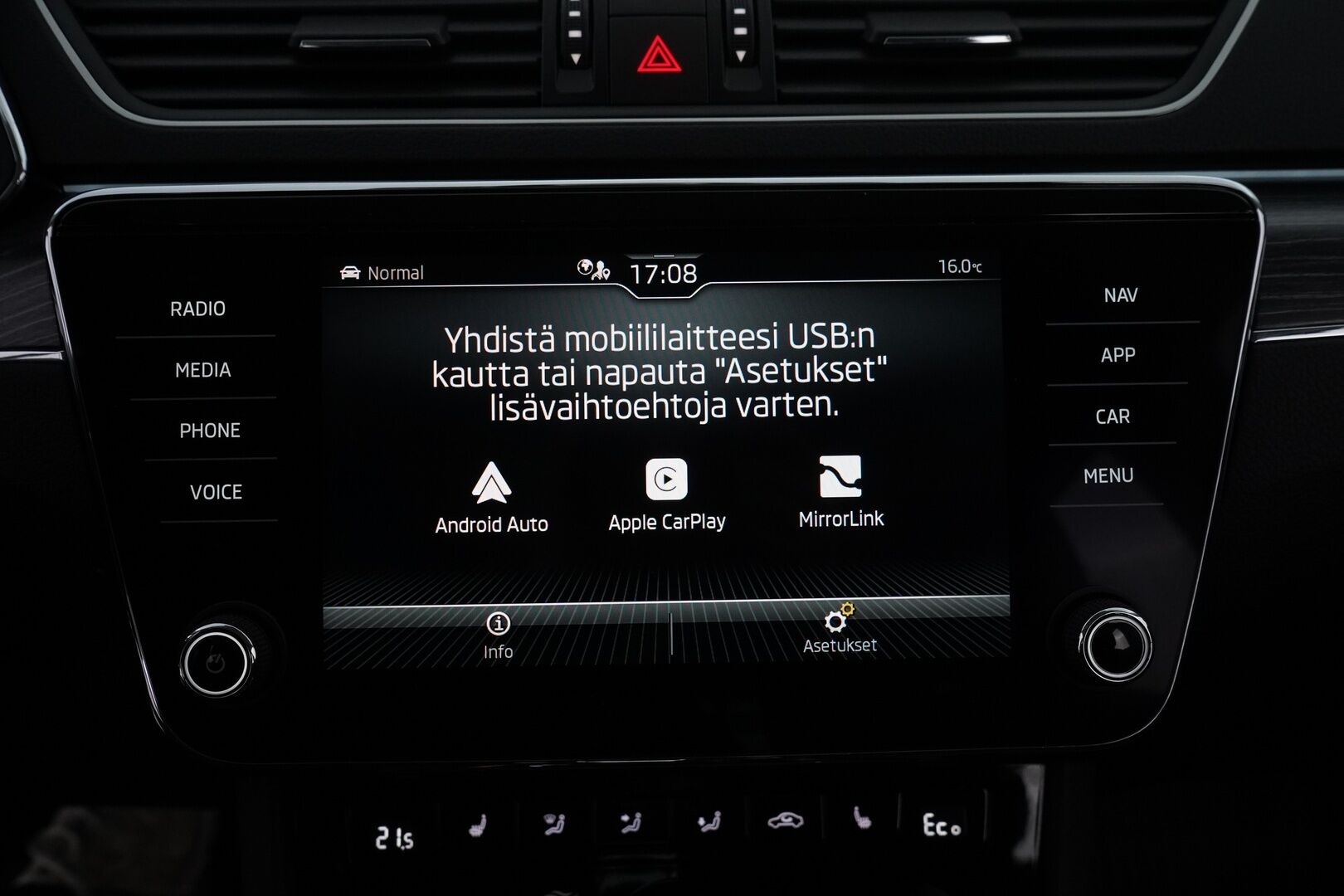 Skoda Superb 2022 1.4 TSI PHEV Style iV Combi * Webasto / ACC / Muistipenkki hieronnalla / Koukku / Blis  / Nahka-Alcantara * - 2x vanteet / Akku kuntotarkastettu / Viimeisin huolto 136tkm / Black-edition - HULLUT VÄLIPÄIVÄT KORKOTARJOUS 2,49%