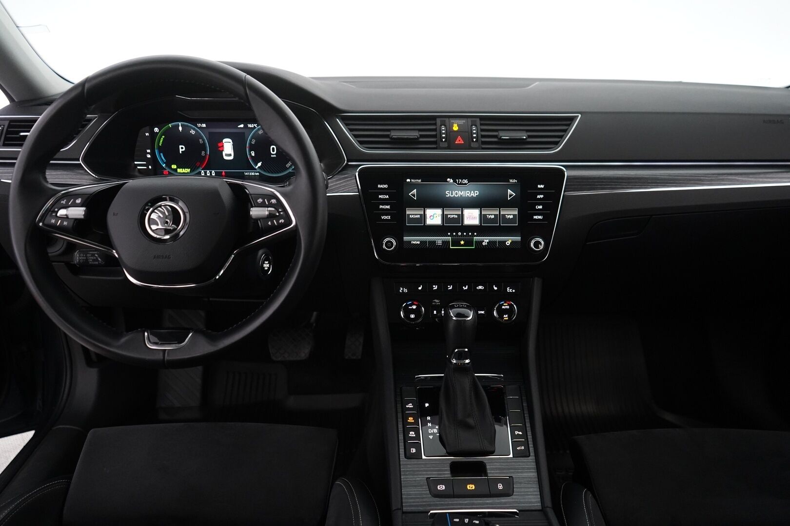 Skoda Superb 2022 1.4 TSI PHEV Style iV Combi * Webasto / ACC / Muistipenkki hieronnalla / Koukku / Blis  / Nahka-Alcantara * - 2x vanteet / Akku kuntotarkastettu / Viimeisin huolto 136tkm / Black-edition - HULLUT VÄLIPÄIVÄT KORKOTARJOUS 2,49%