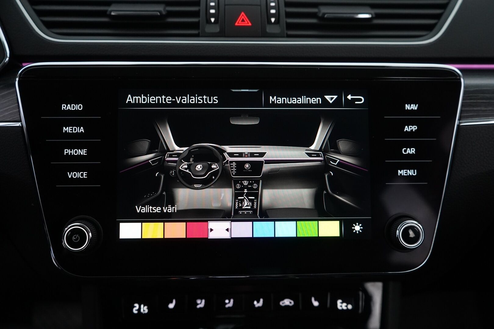 Skoda Superb 2022 1.4 TSI PHEV Style iV Combi * Webasto / ACC / Muistipenkki hieronnalla / Koukku / Blis  / Nahka-Alcantara * - 2x vanteet / Akku kuntotarkastettu / Viimeisin huolto 136tkm / Black-edition - HULLUT VÄLIPÄIVÄT KORKOTARJOUS 2,49%