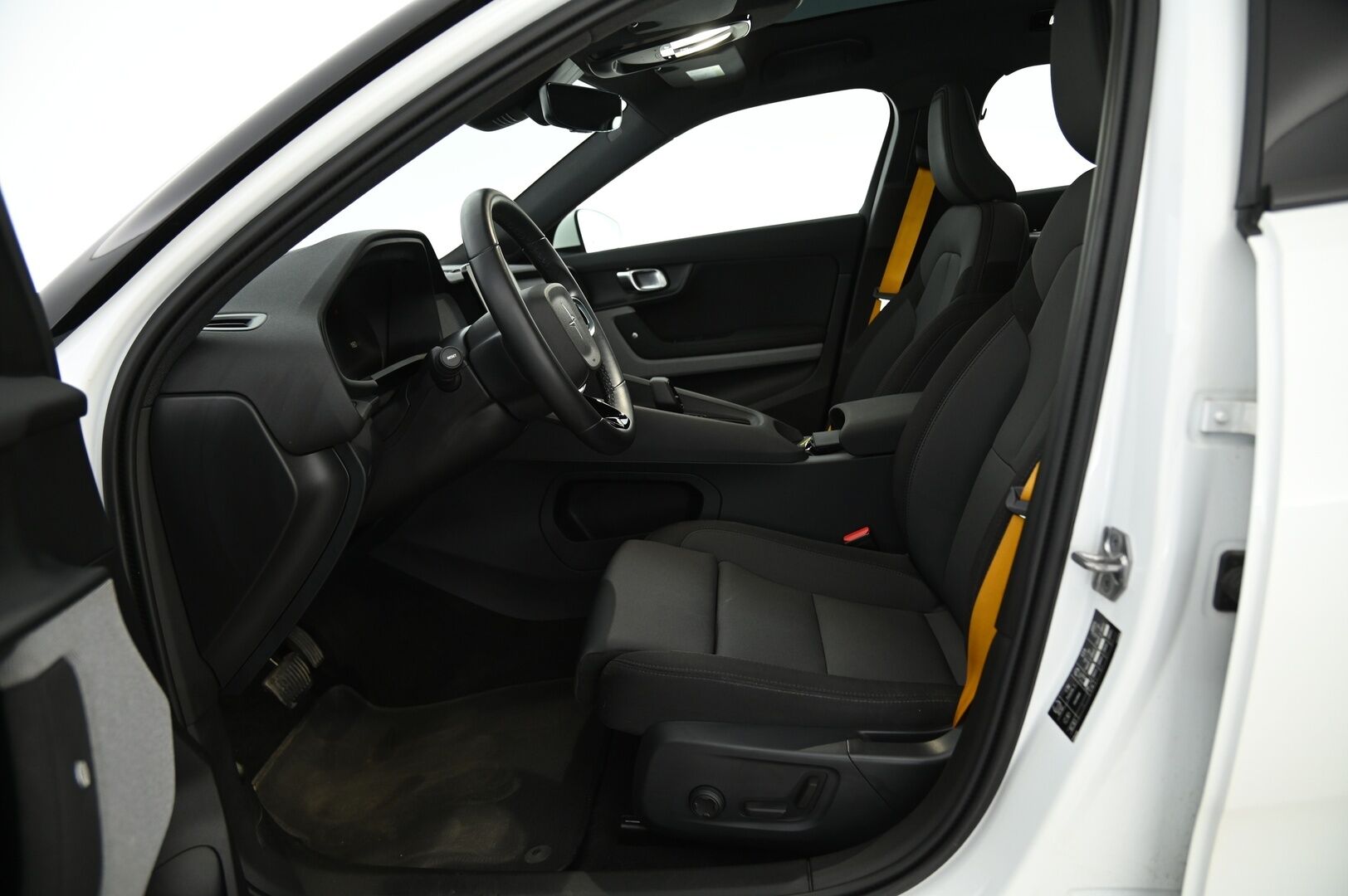Polestar 2 2021 Long Range Dual Motor Performance - 3,99 % KORKOTARJOUS TÄHÄN AUTOON - Pilot & Plus / Adapt.vakkari / 360 kamera / Pixel LED / H&K / Apple&Android / Keyless / Sporttipenkit