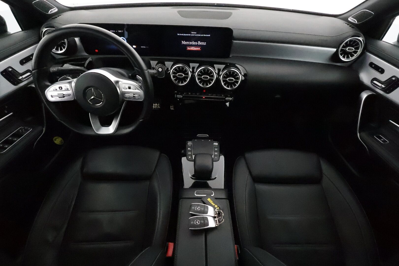 Mercedes-Benz A 2021 250 e A sedan Business AMG **Burmester / Panorama / Adapt.vakkari / Multibeam LED / Muistipenkit / Keyless / P.kamera** - SoH 96,9% /  / Night-paketti / Widescreen / Nahkasisusta / Apple&Android / Akku kuntotarkastettu!