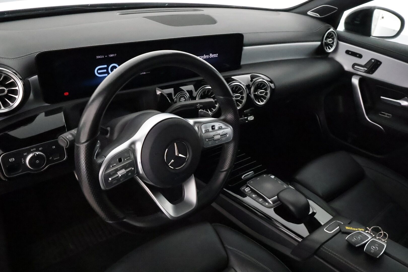 Mercedes-Benz A 2021 250 e A sedan Business AMG **Burmester / Panorama / Adapt.vakkari / Multibeam LED / Muistipenkit / Keyless / P.kamera** - SoH 96,9% /  / Night-paketti / Widescreen / Nahkasisusta / Apple&Android / Akku kuntotarkastettu!