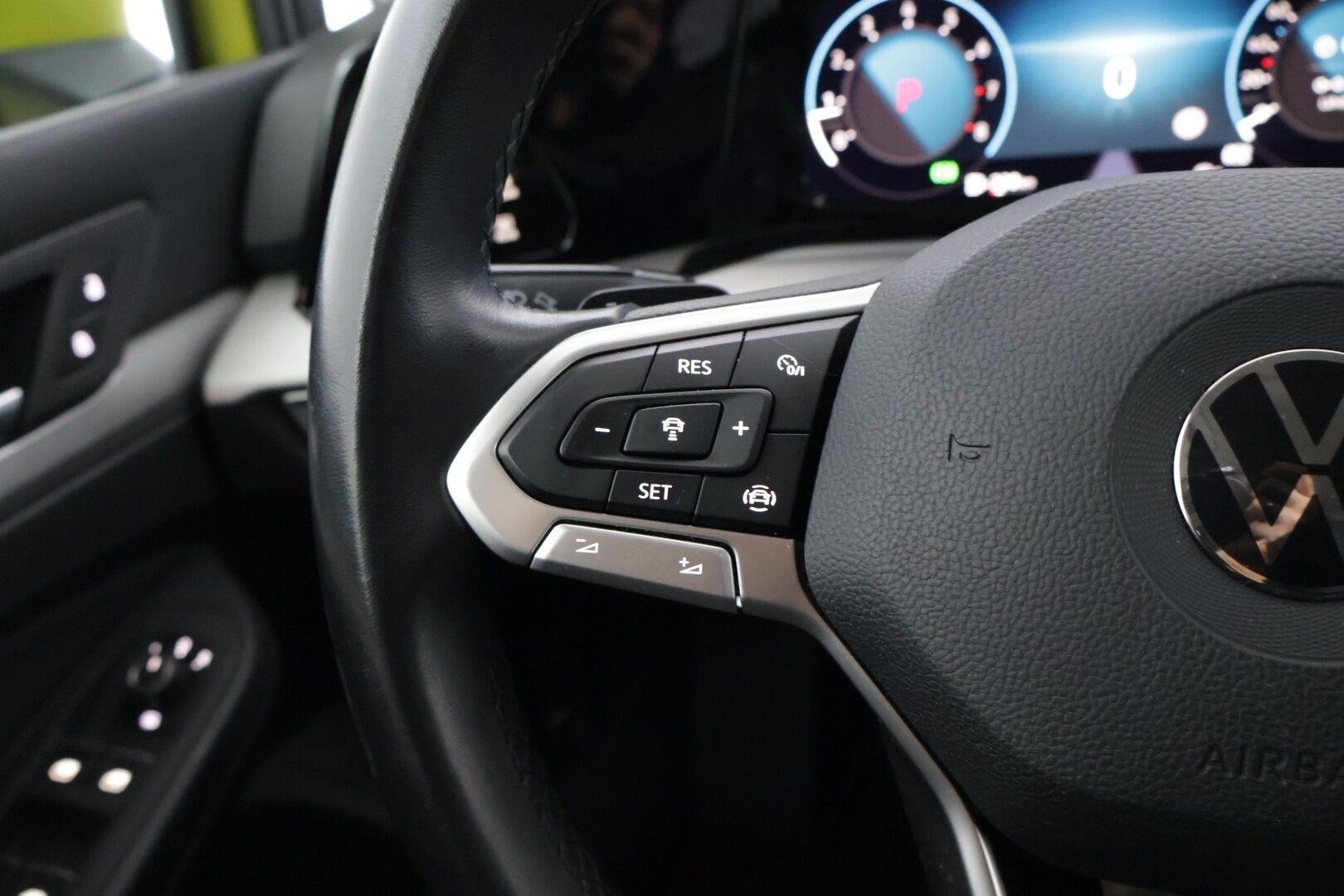 Volkswagen Golf 2021 Variant Comfort 1,5 eTSI 96 kW MHEV DSG - | Webasto | Vetokoukku | Lohko | ACC | S.Luukku | P.Kamera | Digimittaristo | LED |