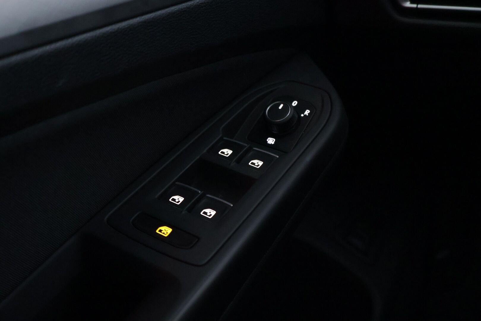 Volkswagen Golf 2021 Variant Comfort 1,5 eTSI 96 kW MHEV DSG - | Webasto | Vetokoukku | Lohko | ACC | S.Luukku | P.Kamera | Digimittaristo | LED |