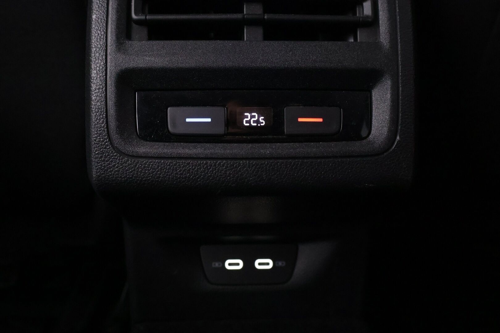 Volkswagen Golf 2021 Variant Comfort 1,5 eTSI 96 kW MHEV DSG - | Webasto | Vetokoukku | Lohko | ACC | S.Luukku | P.Kamera | Digimittaristo | LED |