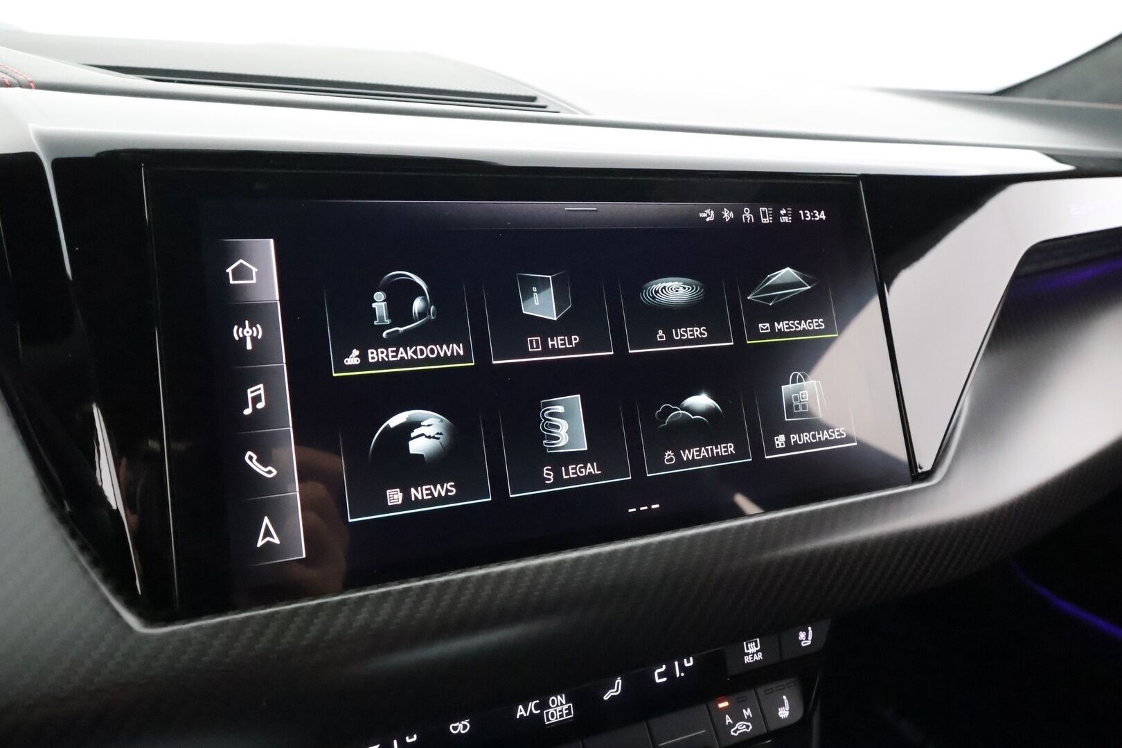 Audi E-TRON GT RS 2022 quattro RS Design Red * ACC / HUD / B&O / Hierovat&Ilmastoidut penkit / Ilma-alusta / Night Vision / Laser Light / ILP / 360° * - Hiilikuitu - paketti / Kahdet renkaat aluvanteilla / Merkkihuollettu / Supervarusteet - HULLUT AVAJAISHULINAT KORKOTARJOUS 3,29 %