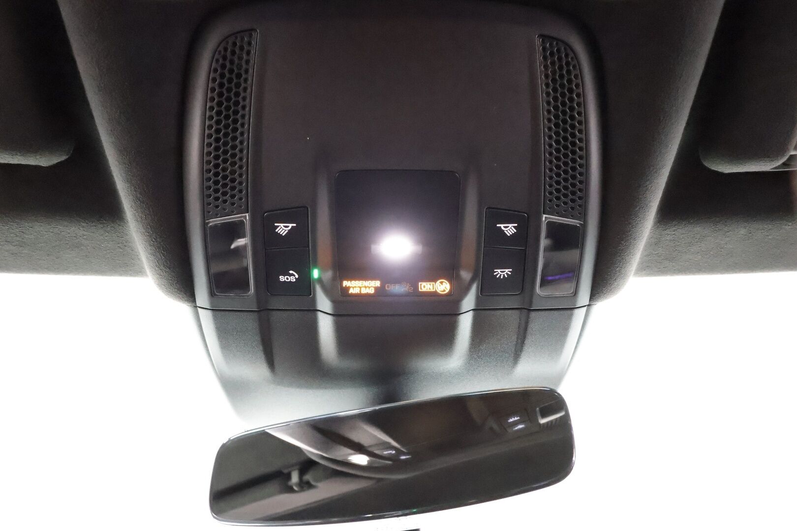 Audi E-TRON GT RS 2022 quattro RS Design Red * ACC / HUD / B&O / Hierovat&Ilmastoidut penkit / Ilma-alusta / Night Vision / Laser Light / ILP / 360° * - Hiilikuitu - paketti / Kahdet renkaat aluvanteilla / Merkkihuollettu / Supervarusteet - HULLUT AVAJAISHULINAT KORKOTARJOUS 3,29 %