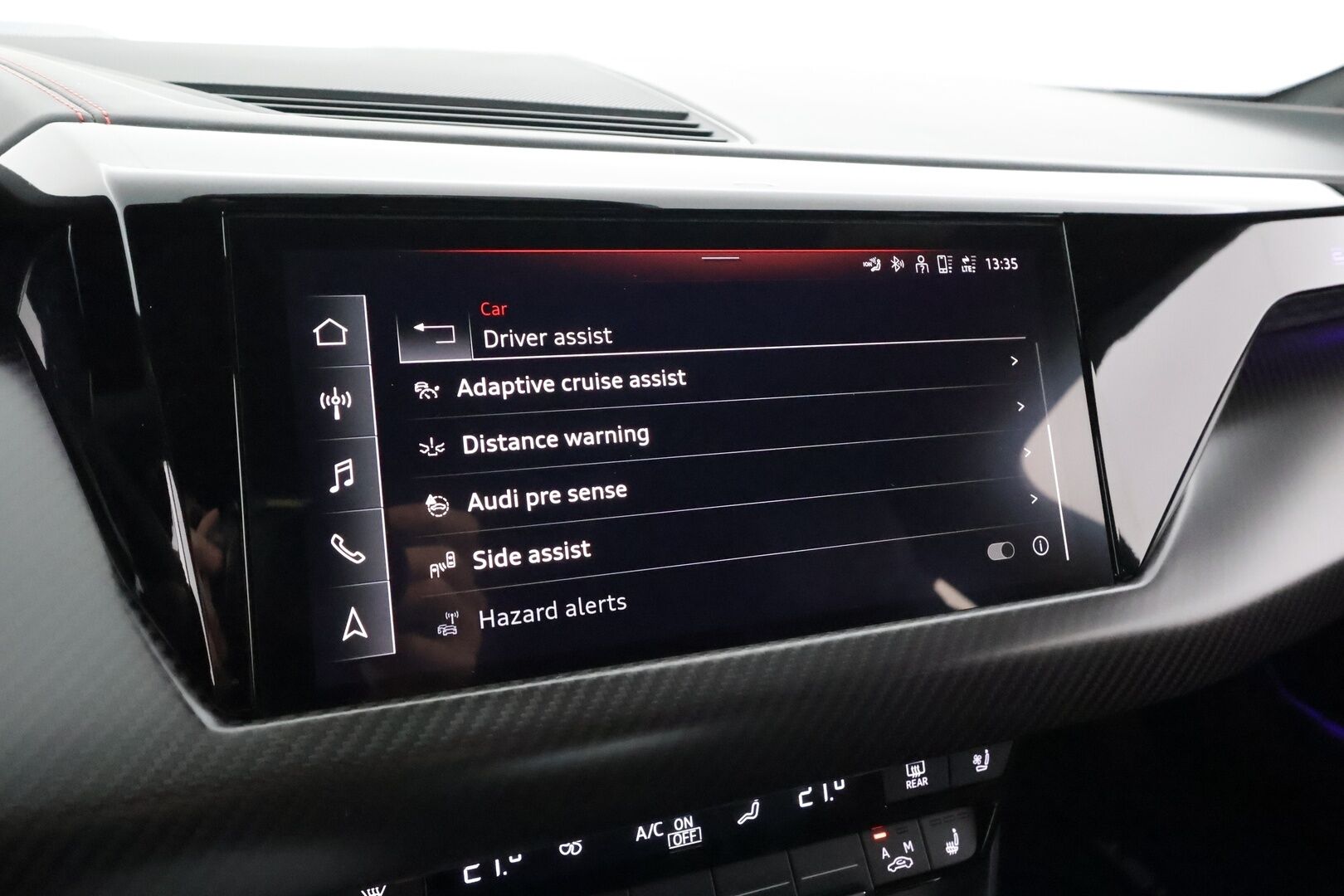 Audi E-TRON GT RS 2022 quattro RS Design Red * ACC / HUD / B&O / Hierovat&Ilmastoidut penkit / Ilma-alusta / Night Vision / Laser Light / ILP / 360° * - Hiilikuitu - paketti / Kahdet renkaat aluvanteilla / Merkkihuollettu / Supervarusteet - HULLUT AVAJAISHULINAT KORKOTARJOUS 3,29 %