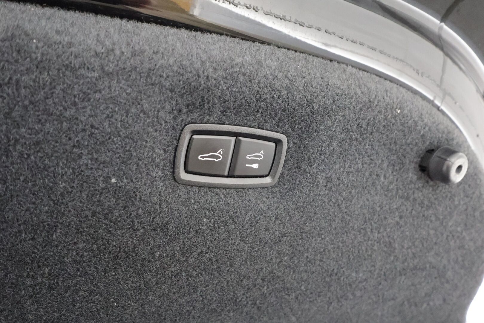 Audi E-TRON GT RS 2022 quattro RS Design Red * ACC / HUD / B&O / Hierovat&Ilmastoidut penkit / Ilma-alusta / Night Vision / Laser Light / ILP / 360° * - Hiilikuitu - paketti / Kahdet renkaat aluvanteilla / Merkkihuollettu / Supervarusteet