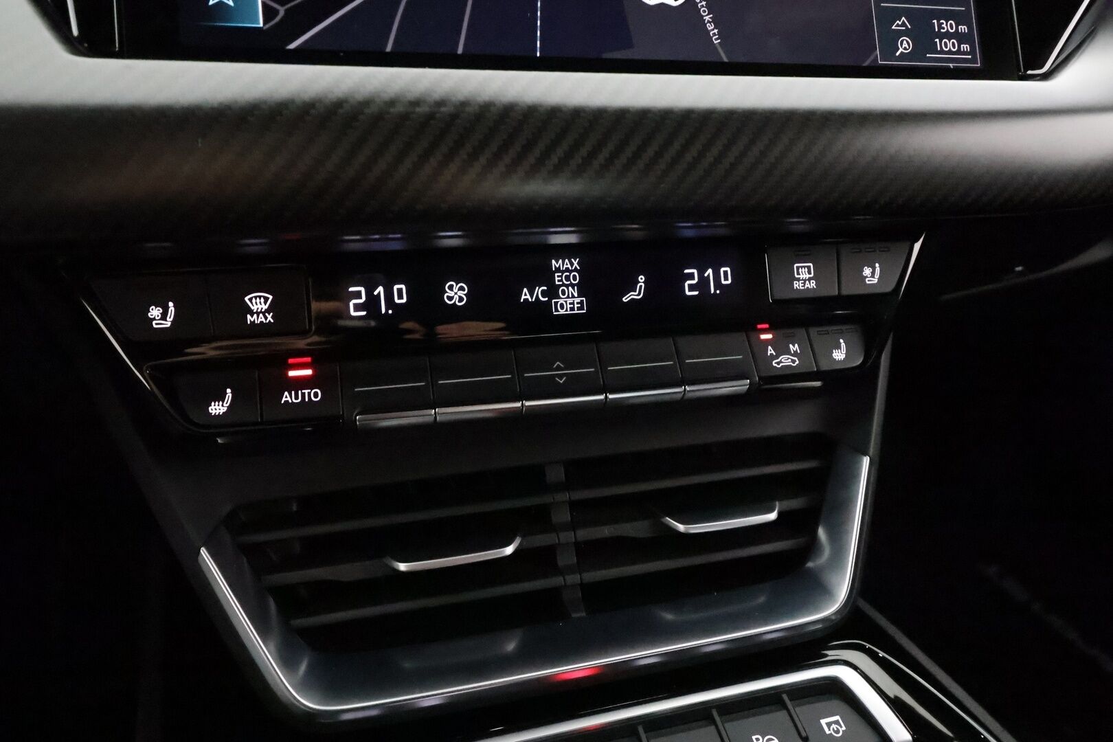 Audi E-TRON GT RS 2022 quattro RS Design Red * ACC / HUD / B&O / Hierovat&Ilmastoidut penkit / Ilma-alusta / Night Vision / Laser Light / ILP / 360° * - Hiilikuitu - paketti / Kahdet renkaat aluvanteilla / Merkkihuollettu / Supervarusteet