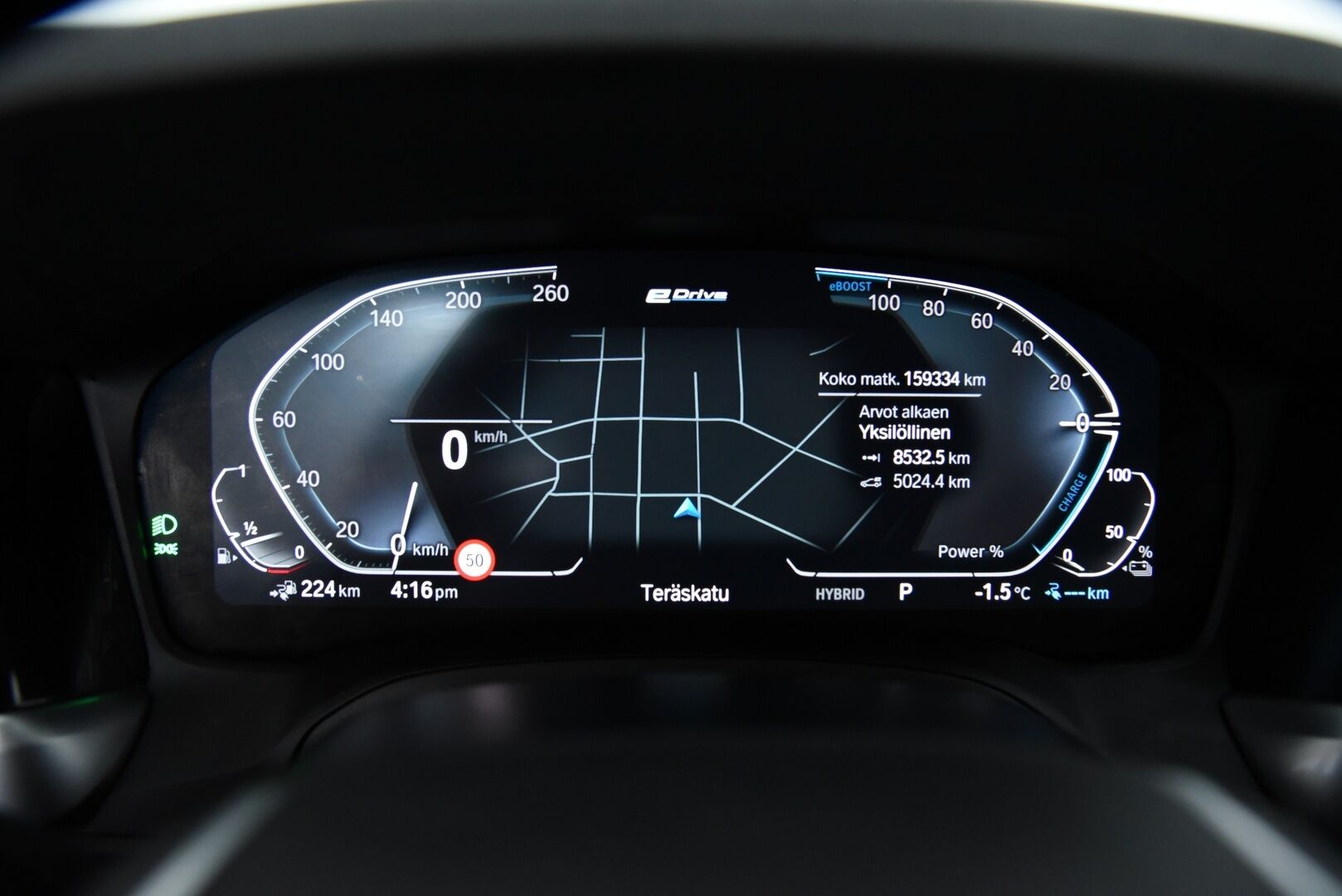 BMW 330 2021 G21 Touring 330e Sport Line / Adapt.vak / Koukku / Comfort Access / P-kamera / Ratinlämmitin - Tarkka huoltohistoria! / Sport-penkit / Shadow line / Tehtaan vetokoukku / Akku kuntotarkastettu 