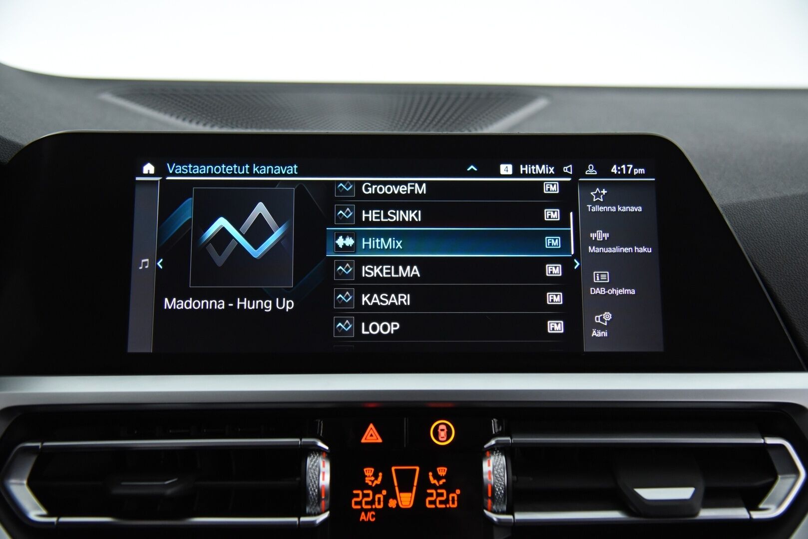 BMW 330 2021 G21 Touring 330e Sport Line / Adapt.vak / Koukku / Comfort Access / P-kamera / Ratinlämmitin - Tarkka huoltohistoria! / Sport-penkit / Shadow line / Tehtaan vetokoukku / Akku kuntotarkastettu 