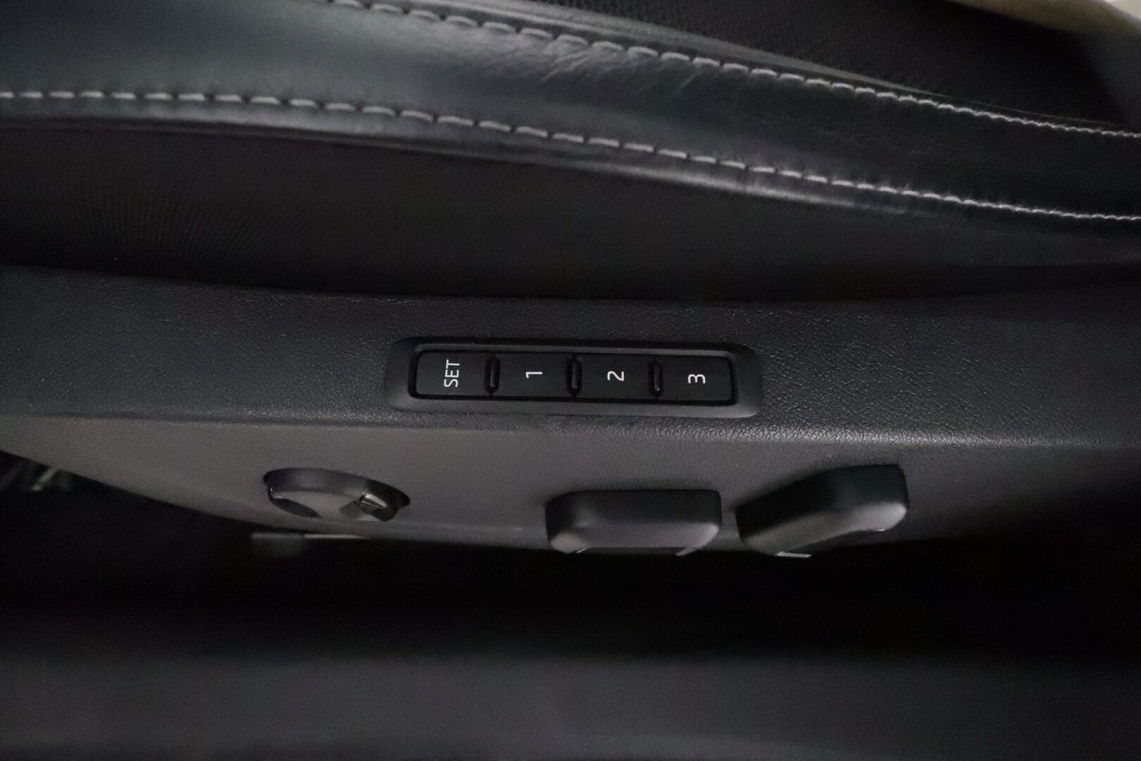 Skoda Octavia 2021 Combi 1.4 TSI PHEV Style iV DSG Autom. ** Webasto / Adapt.Vakkari / Matrix-LED / P.Kamera / Canton / Muistipenkki ** - 2x Latauskaapelit / Kahdet renkaat / Akku Kuntotarkistettu!