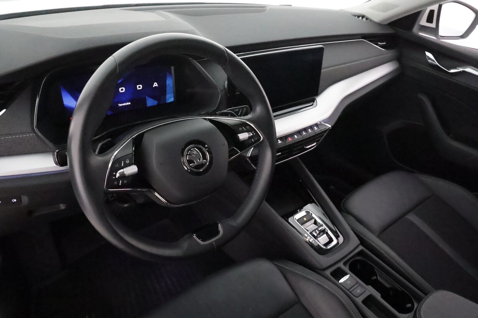 Skoda Octavia 2021 Combi 1.4 TSI PHEV Style iV DSG Autom. ** Webasto / Adapt.Vakkari / Matrix-LED / P.Kamera / Canton / Muistipenkki ** - 2x Latauskaapelit / Kahdet renkaat / Akku Kuntotarkistettu!