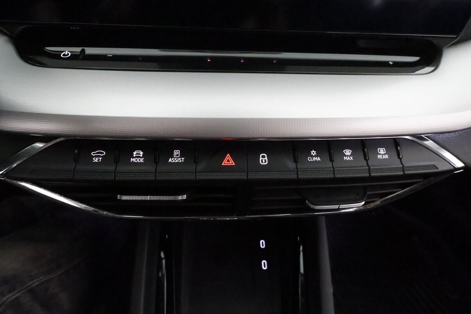 Skoda Octavia 2021 Combi 1.4 TSI PHEV Style iV DSG Autom. ** Webasto / Adapt.Vakkari / Matrix-LED / P.Kamera / Canton / Muistipenkki ** - 2x Latauskaapelit / Kahdet renkaat / Akku Kuntotarkistettu!