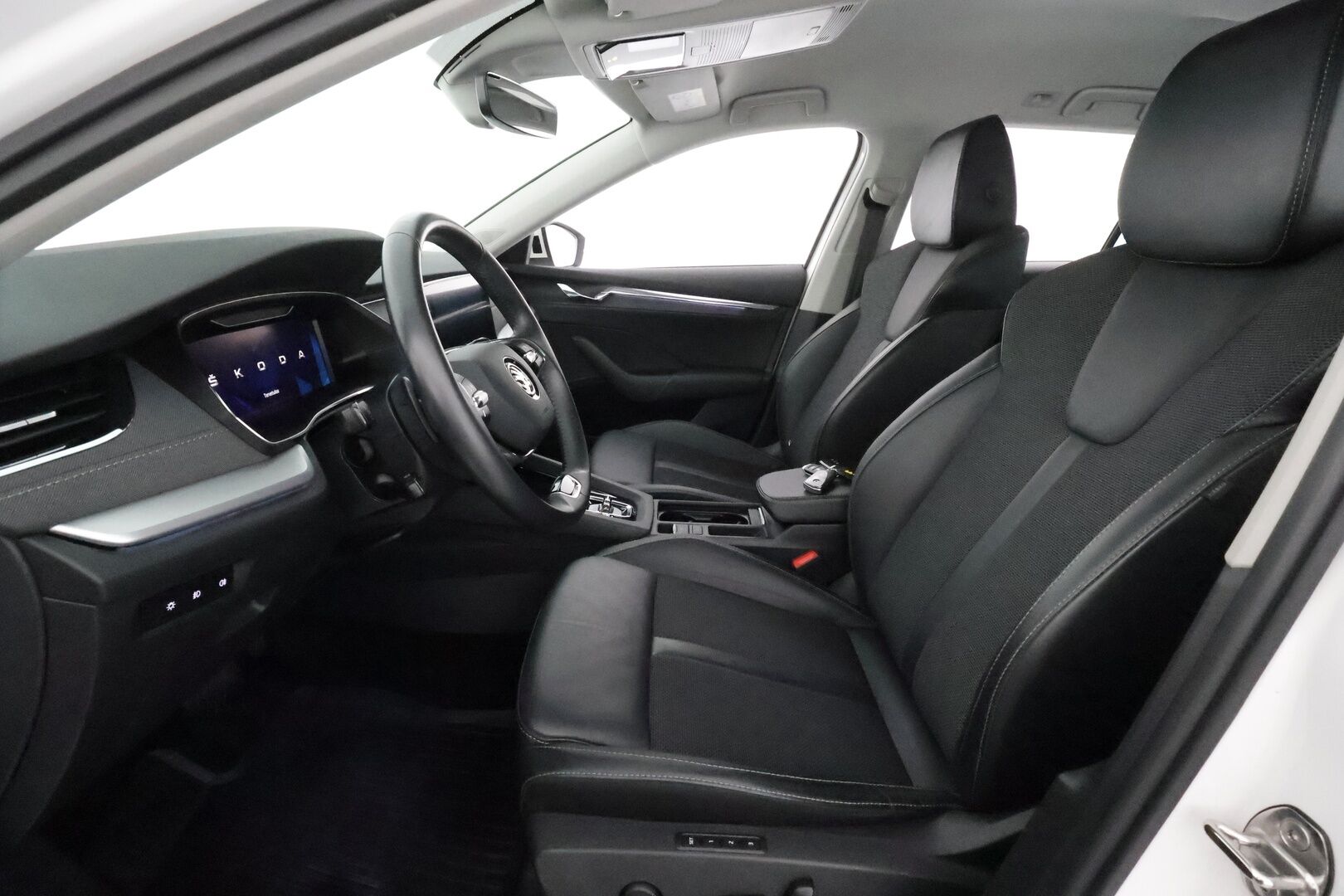 Skoda Octavia 2021 Combi 1.4 TSI PHEV Style iV DSG Autom. ** Webasto / Adapt.Vakkari / Matrix-LED / P.Kamera / Canton / Muistipenkki ** - 2x Latauskaapelit / Kahdet renkaat / Akku Kuntotarkistettu!