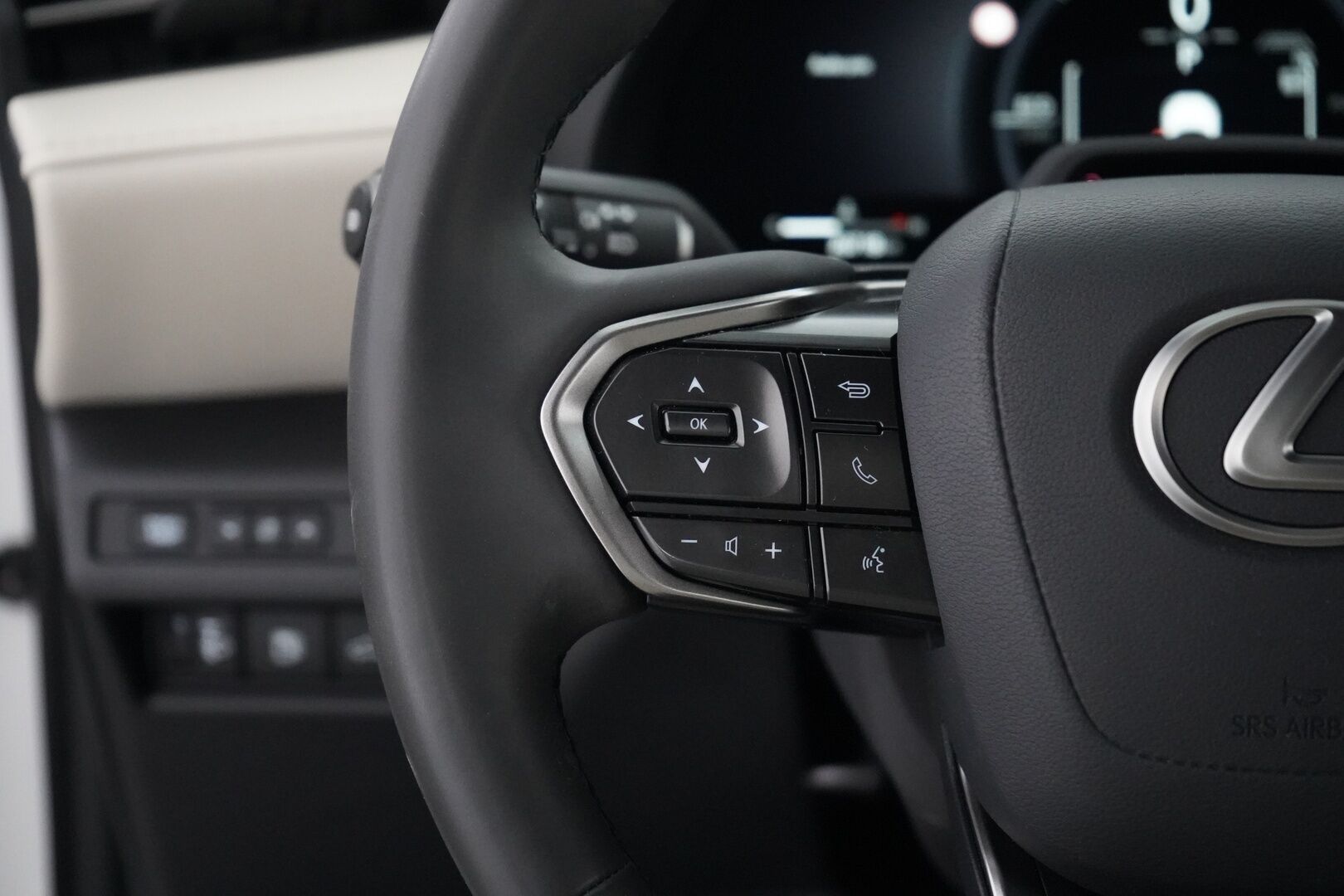 Lexus LBX 2025 200h Launch Edition Elegant * ACC / Kamera / Nahkapenkit / Carplay / Ratinlämmitin * - KATSO MIHIN KEVÄTHINTAAN! / 1.Om Suomi-auto / Kahdet Lexuksen vanteet / Merkkihuollettu - HULLUT AVAJAISHULINAT KORKOTARJOUS 3,29 %