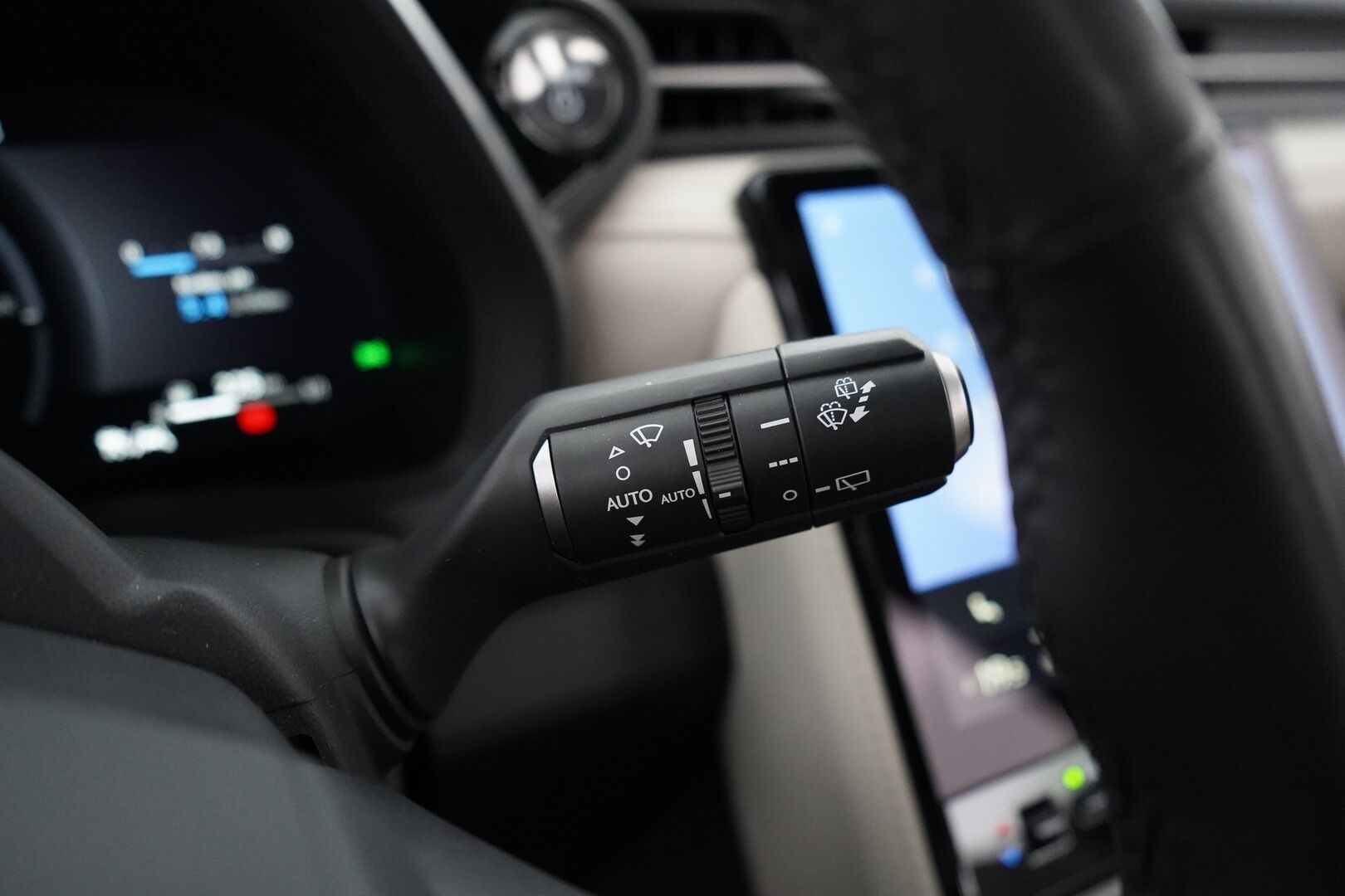 Lexus LBX 2024 200h Launch Edition Elegant * ACC / Kamera / Nahkapenkit / Carplay / Ratinlämmitin * - 1.Om Suomi-auto / Kahdet Lexuksen vanteet / Merkkihuollettu