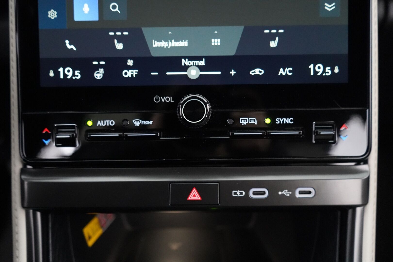 Lexus LBX 2025 200h Launch Edition Elegant * ACC / Kamera / Nahkapenkit / Carplay / Ratinlämmitin * - 1.Om Suomi-auto / Kahdet Lexuksen vanteet / Merkkihuollettu