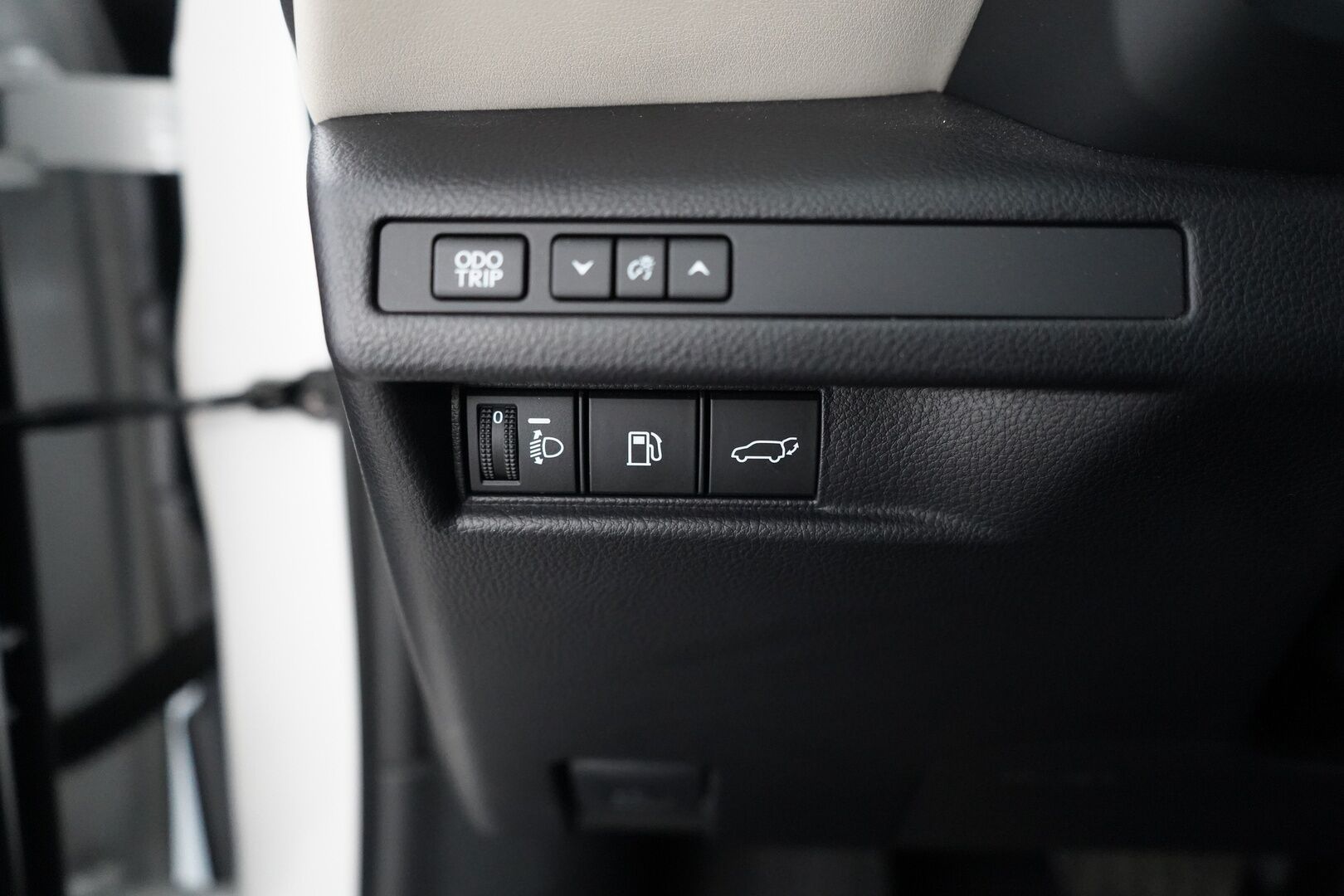 Lexus LBX 2025 200h Launch Edition Elegant * ACC / Kamera / Nahkapenkit / Carplay / Ratinlämmitin * - KATSO MIHIN KEVÄTHINTAAN! / 1.Om Suomi-auto / Kahdet Lexuksen vanteet / Merkkihuollettu - HULLUT AVAJAISHULINAT KORKOTARJOUS 3,29 %